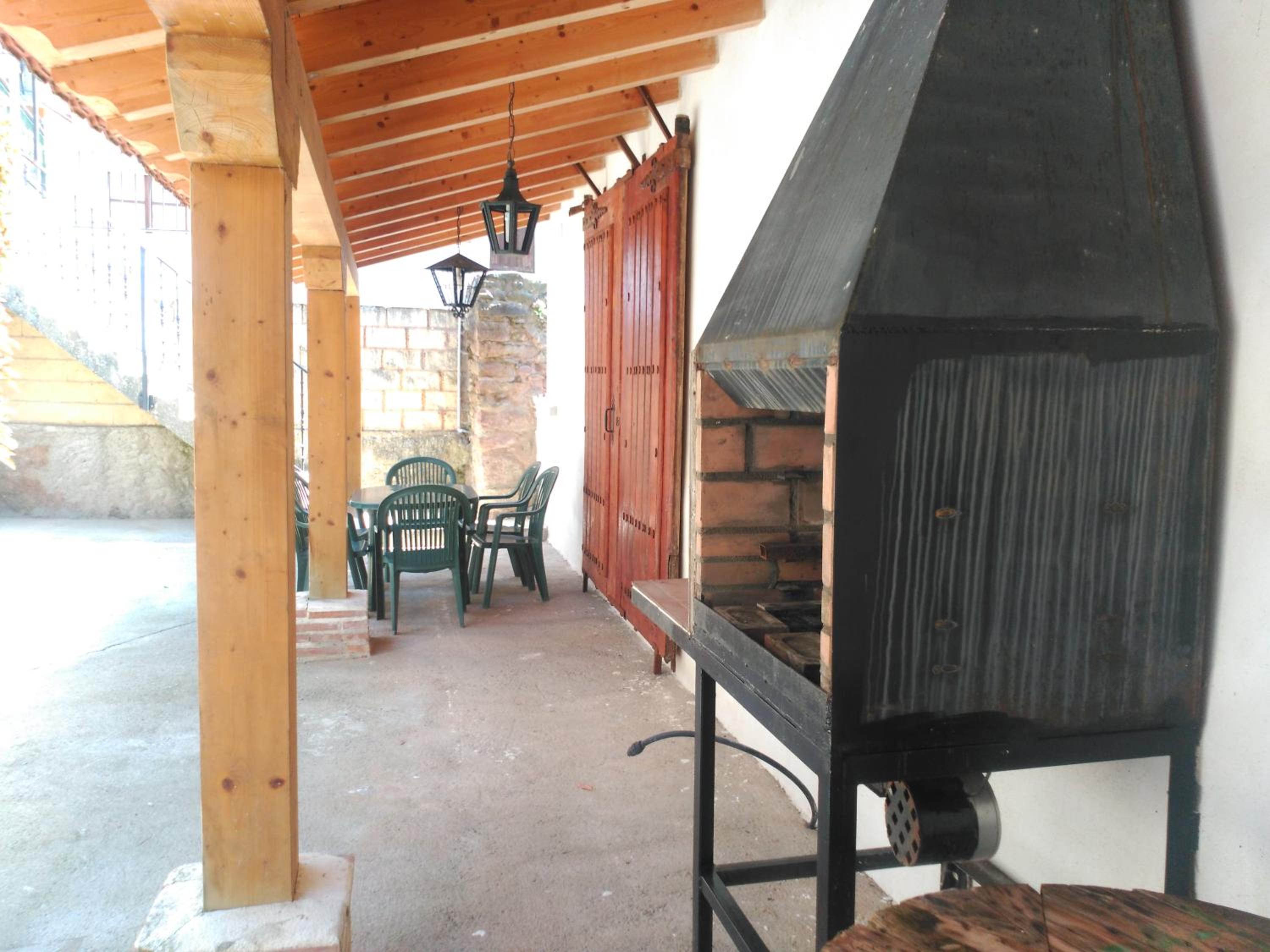 Apartment with Barbecue photo 2