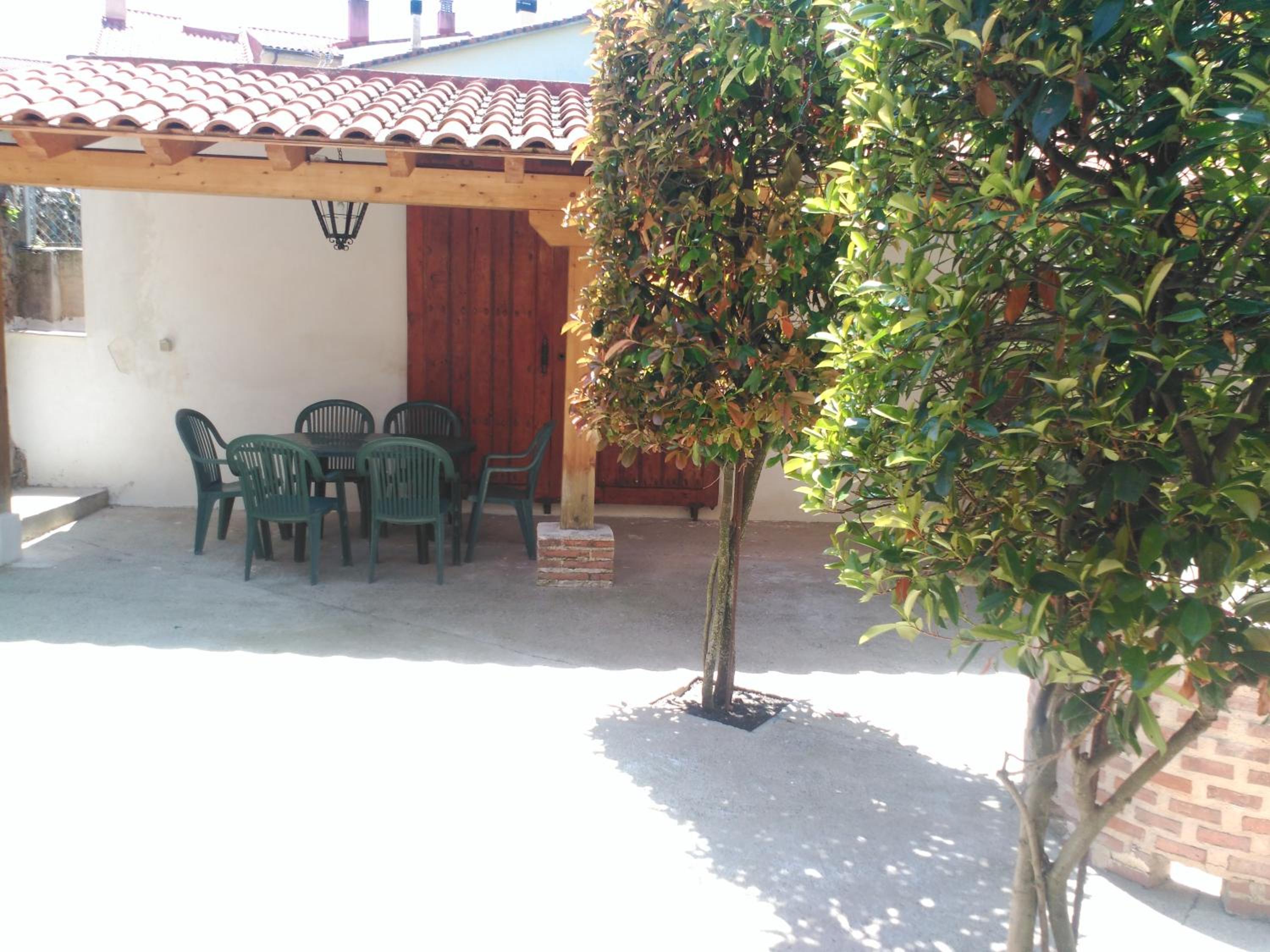 Apartment with Barbecue photo 3