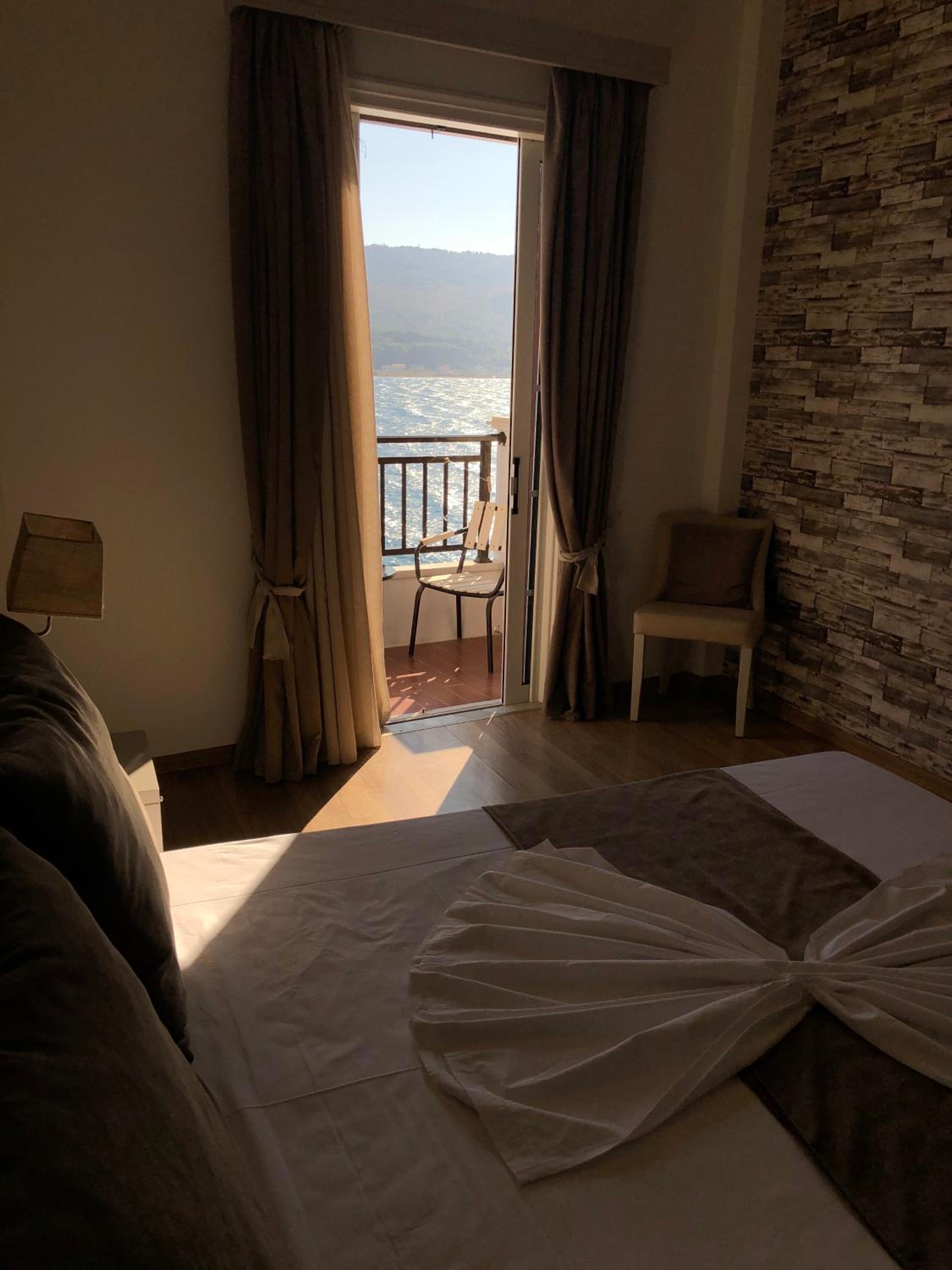 Superior Double Room with Hydromassage Shower - Sea Front 3rd floor - Photo 4
