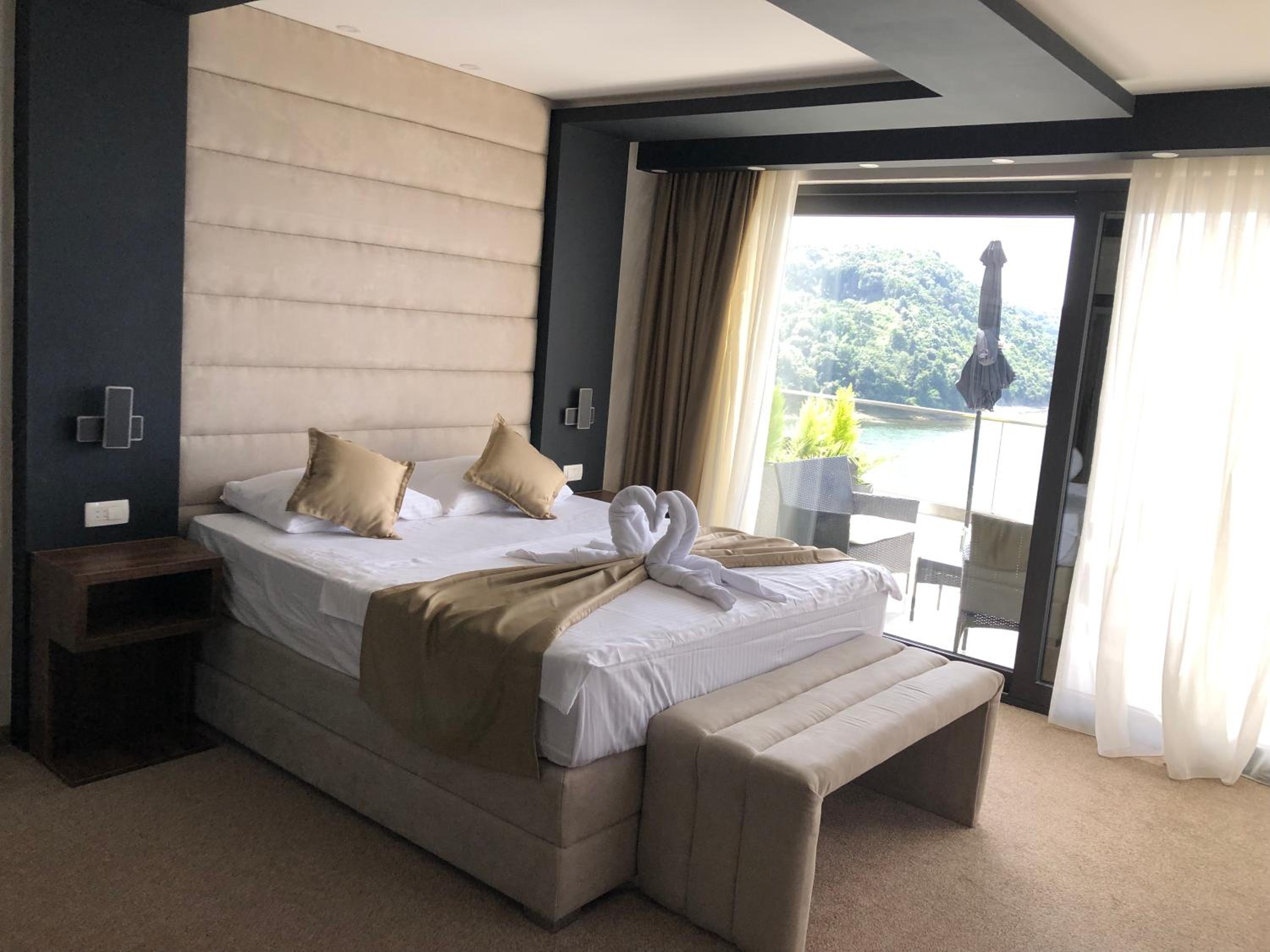 King Suite with Sea View photo 3