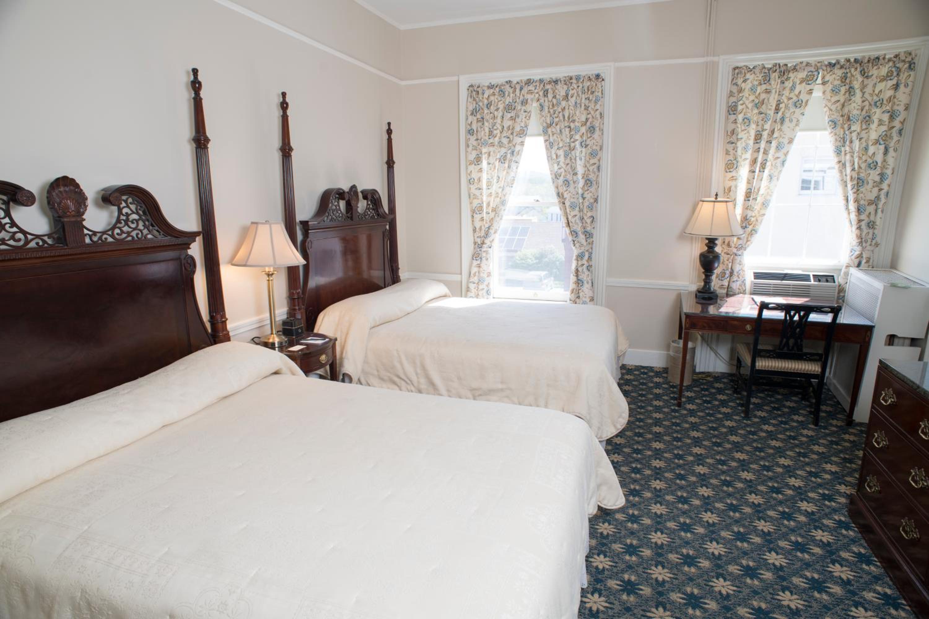 Deluxe Main Inn Room with Two Double Beds - Photo 2