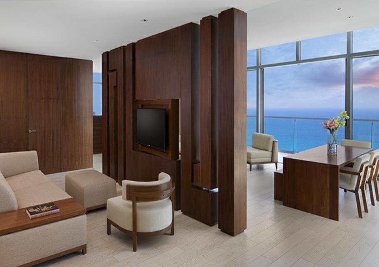 Master Suite Ocean Front thumbnail 6
