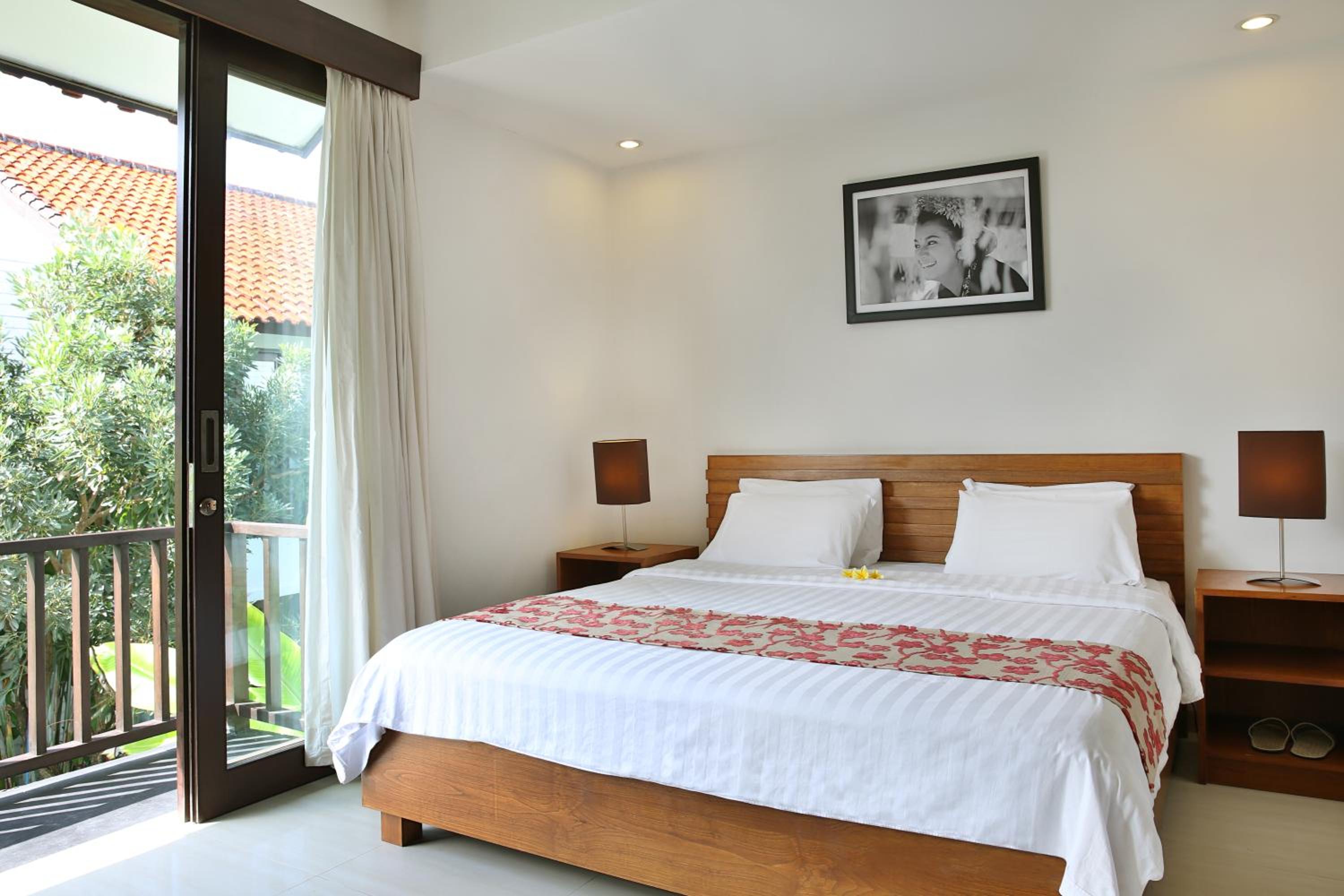 Two-Bedroom Apartment - Photo 17