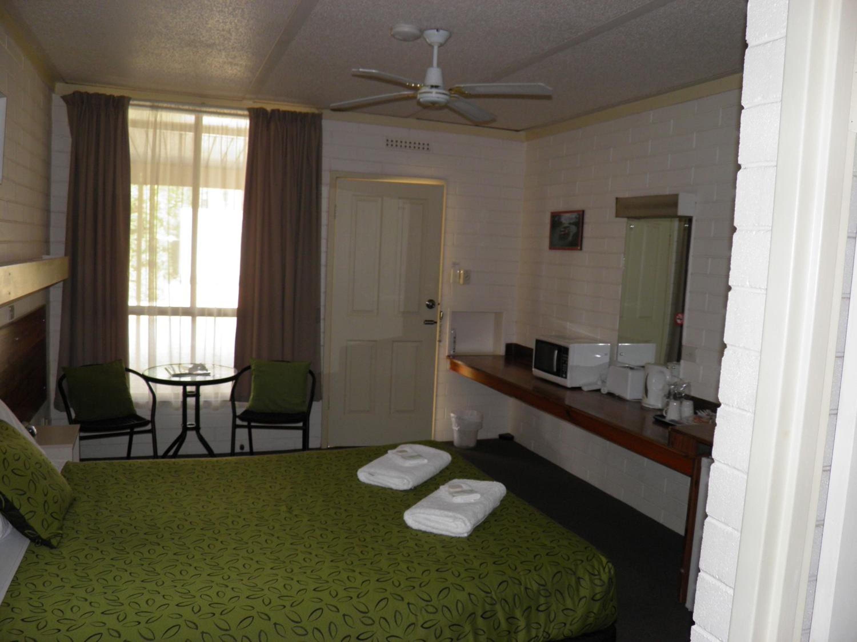 Queen Room - Photo 7