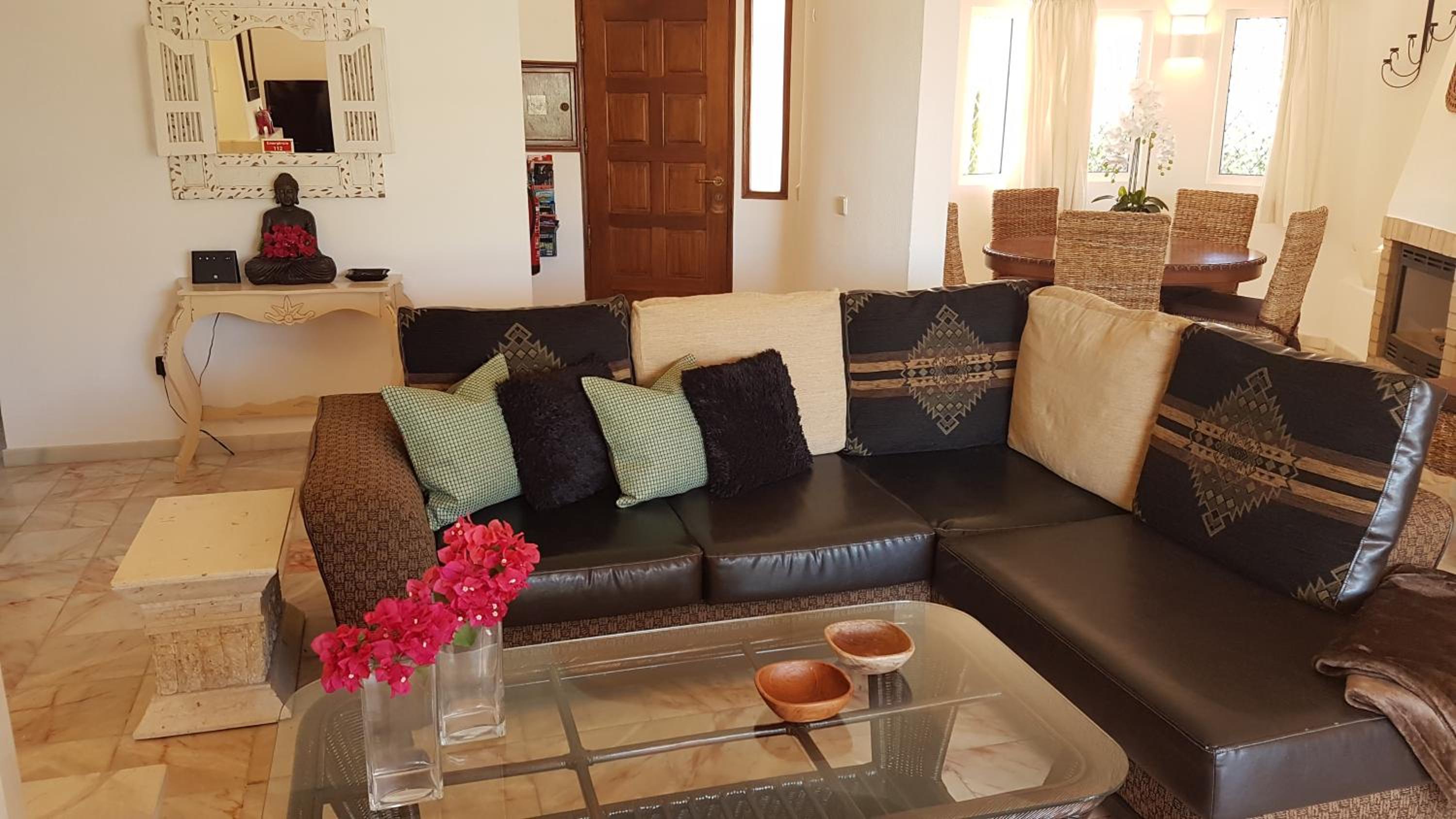 Three-Bedroom Villa photo 3