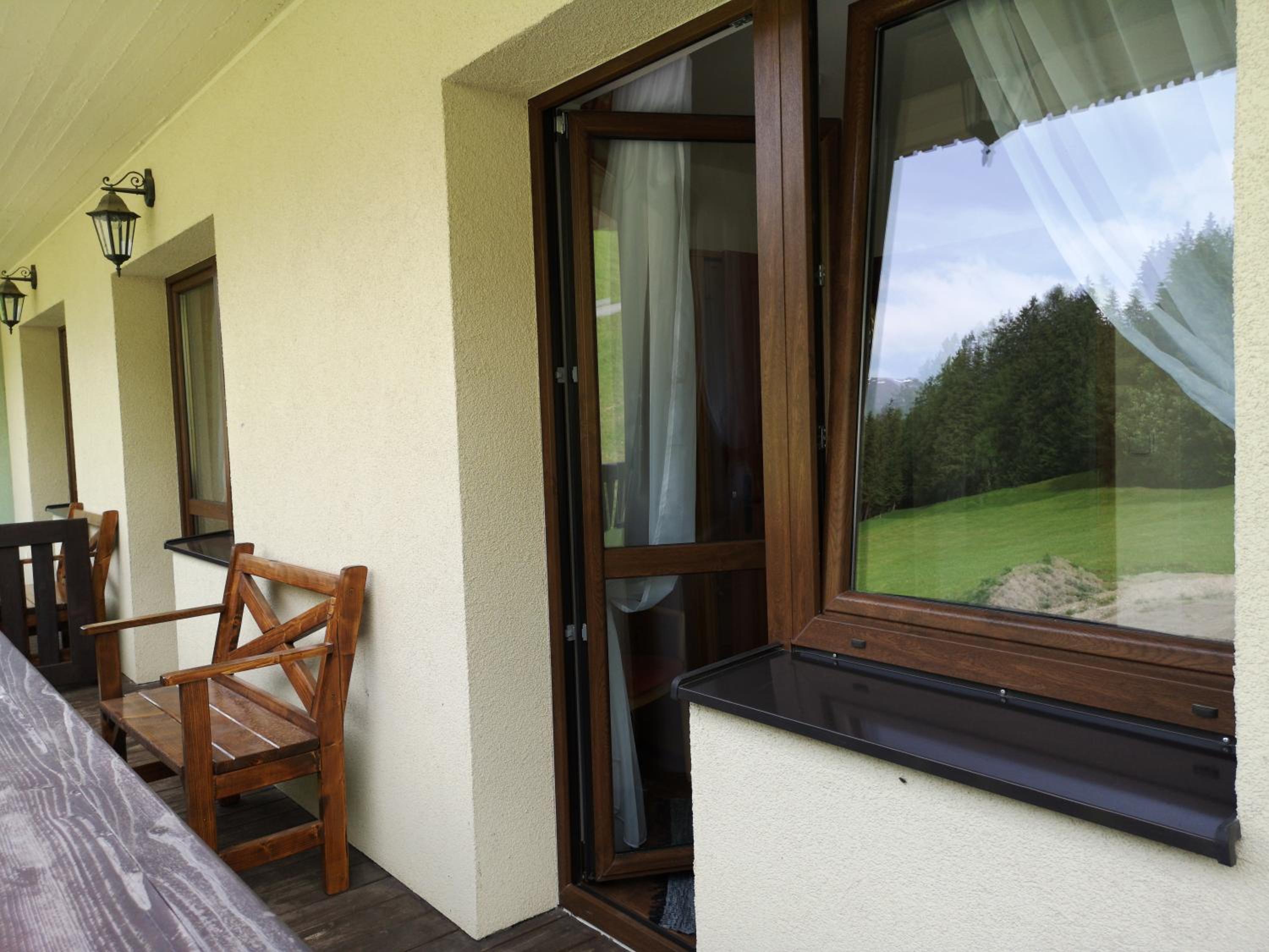 Family Suite with Balcony - Photo 4