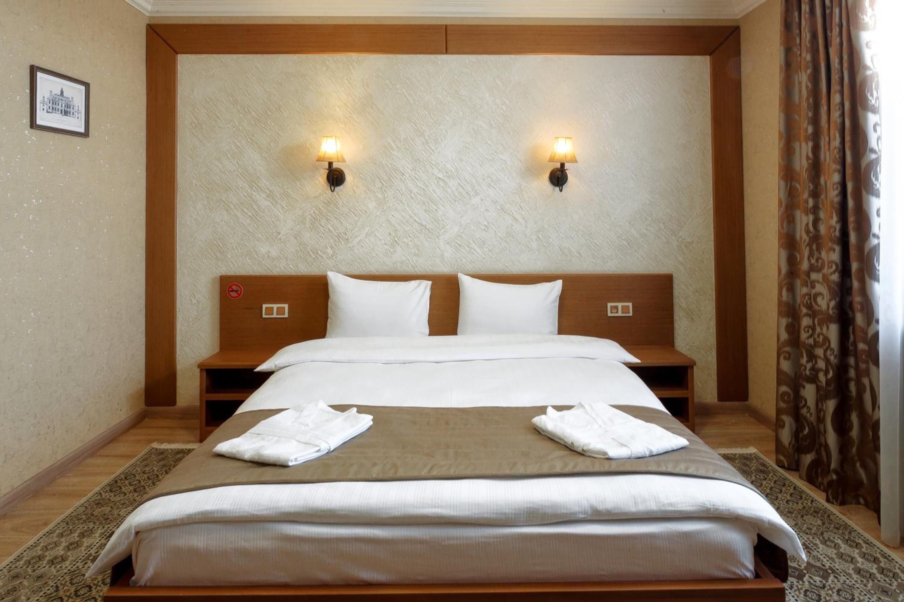 Double Room - Photo 4