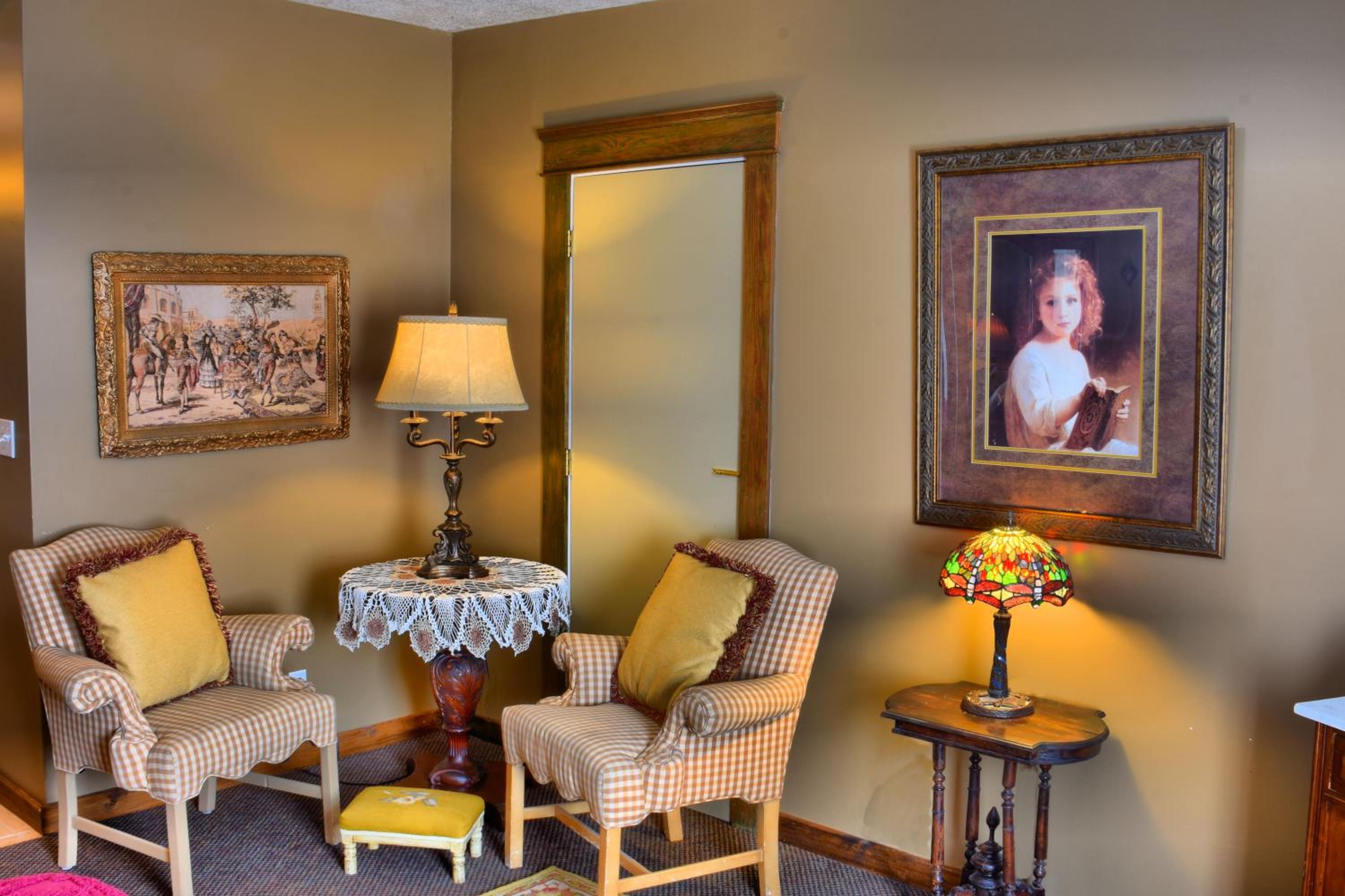 Deluxe King Room photo 3