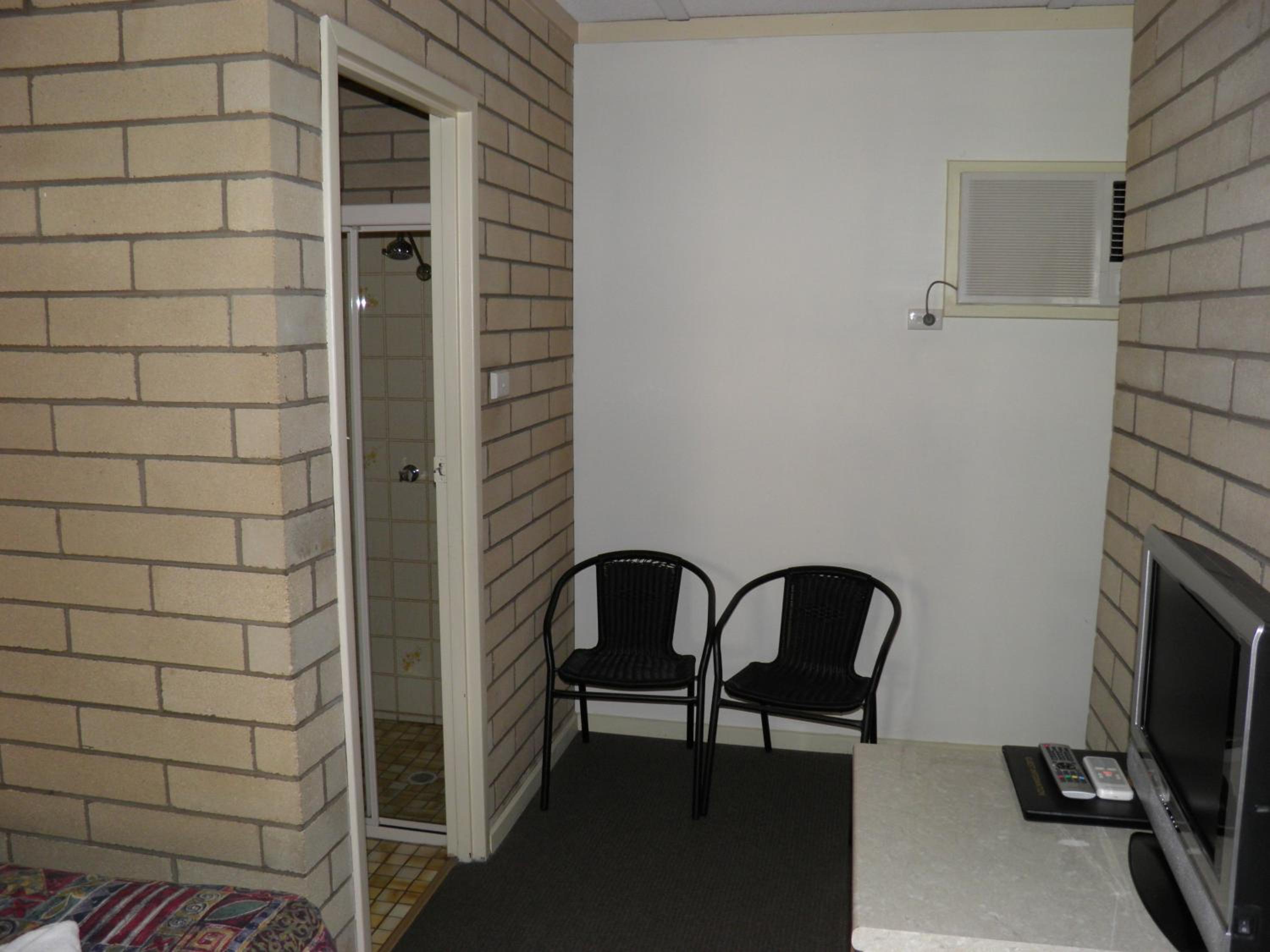 Family Room - Photo 5