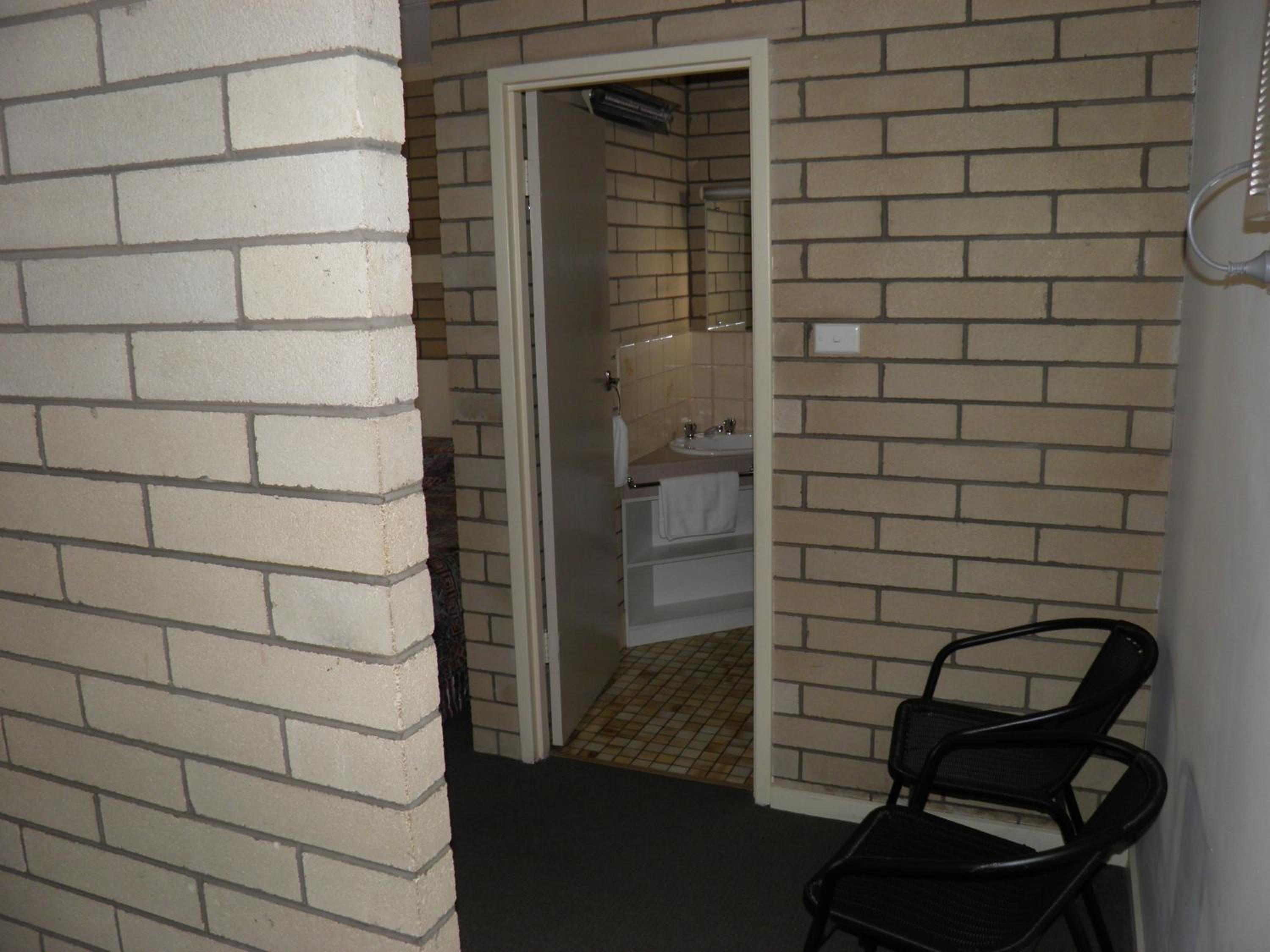Family Room - Photo 6