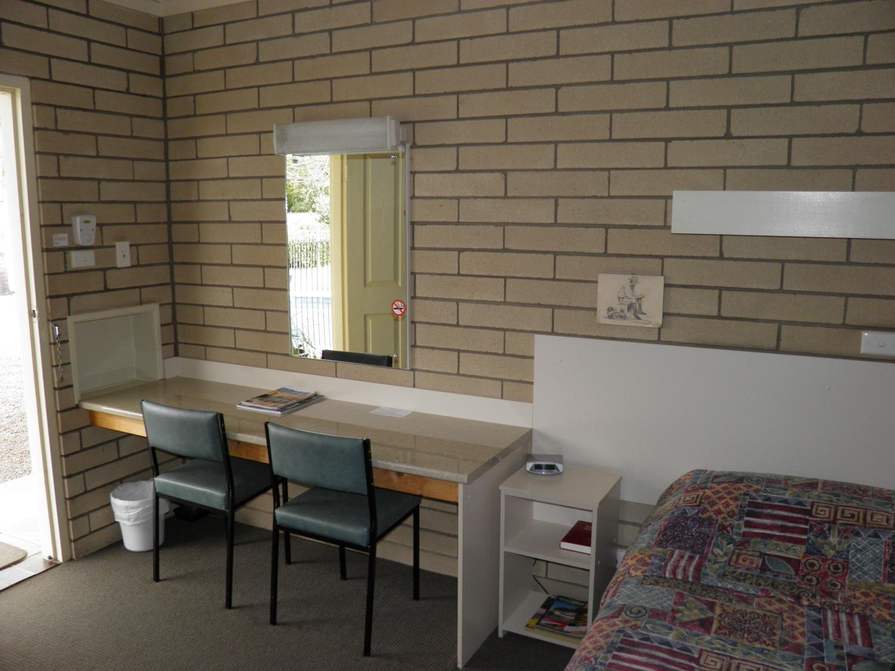 Family Room - Photo 4
