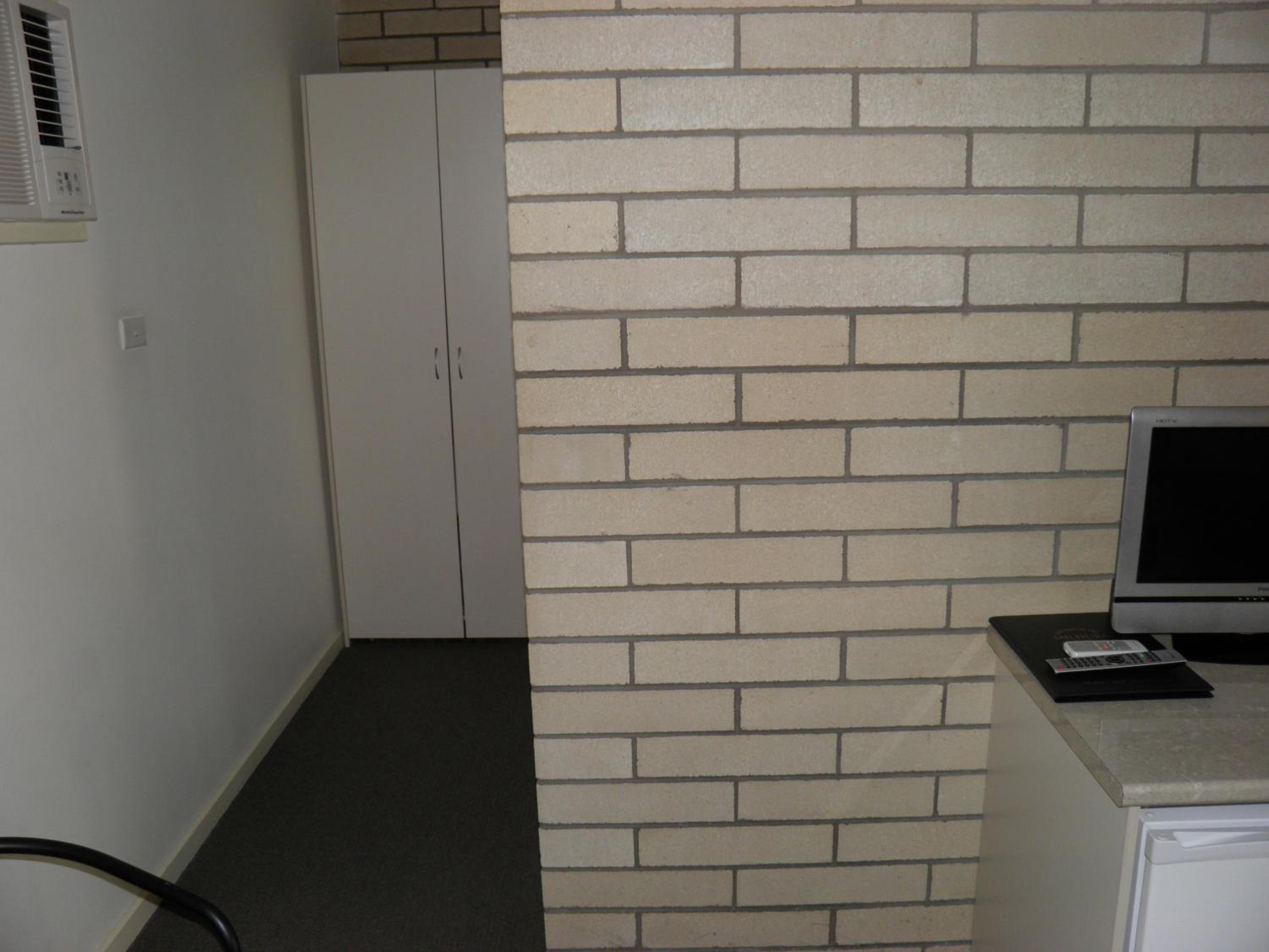 Family Room - Photo 3
