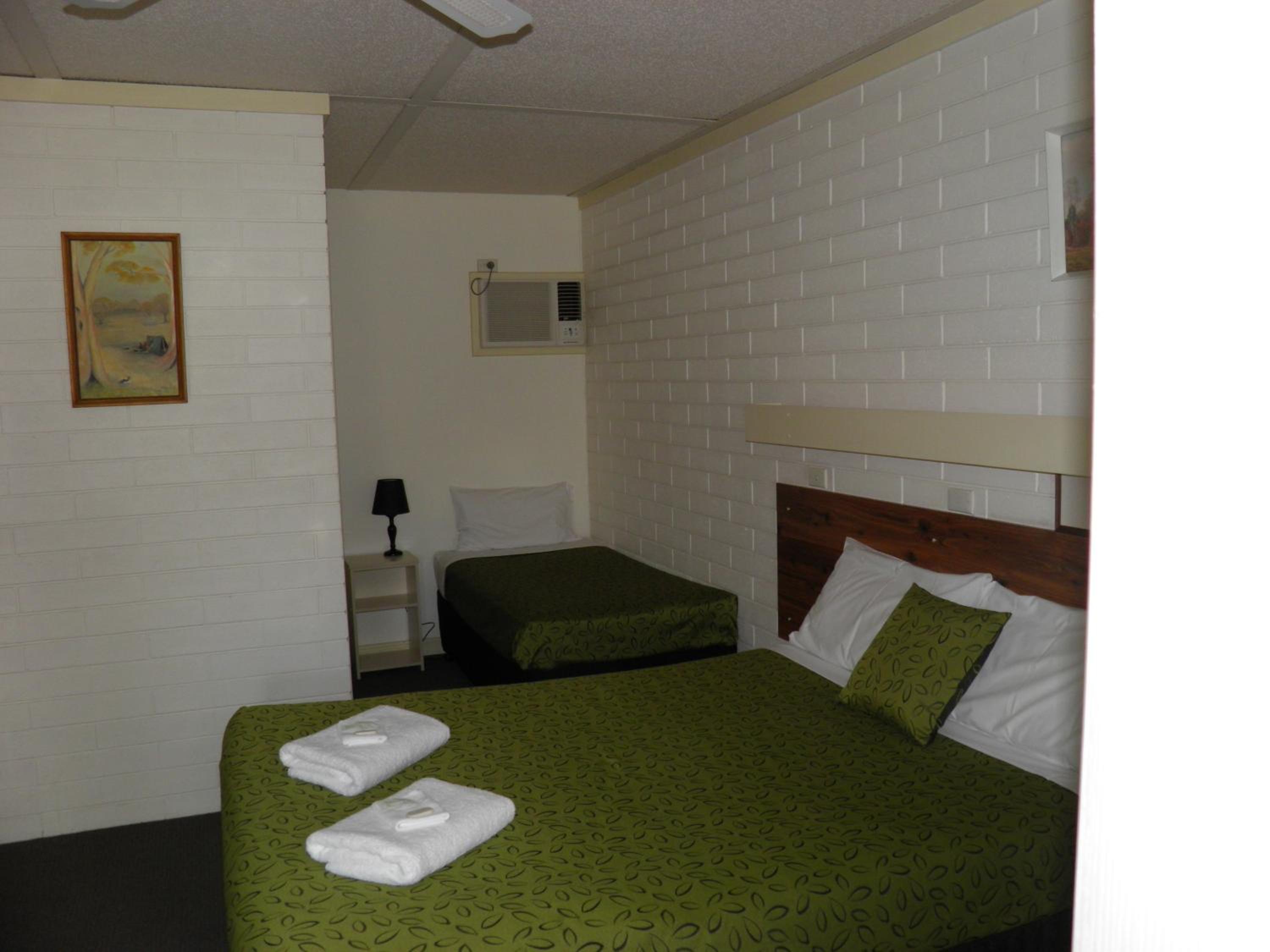 Twin Room - Photo 4