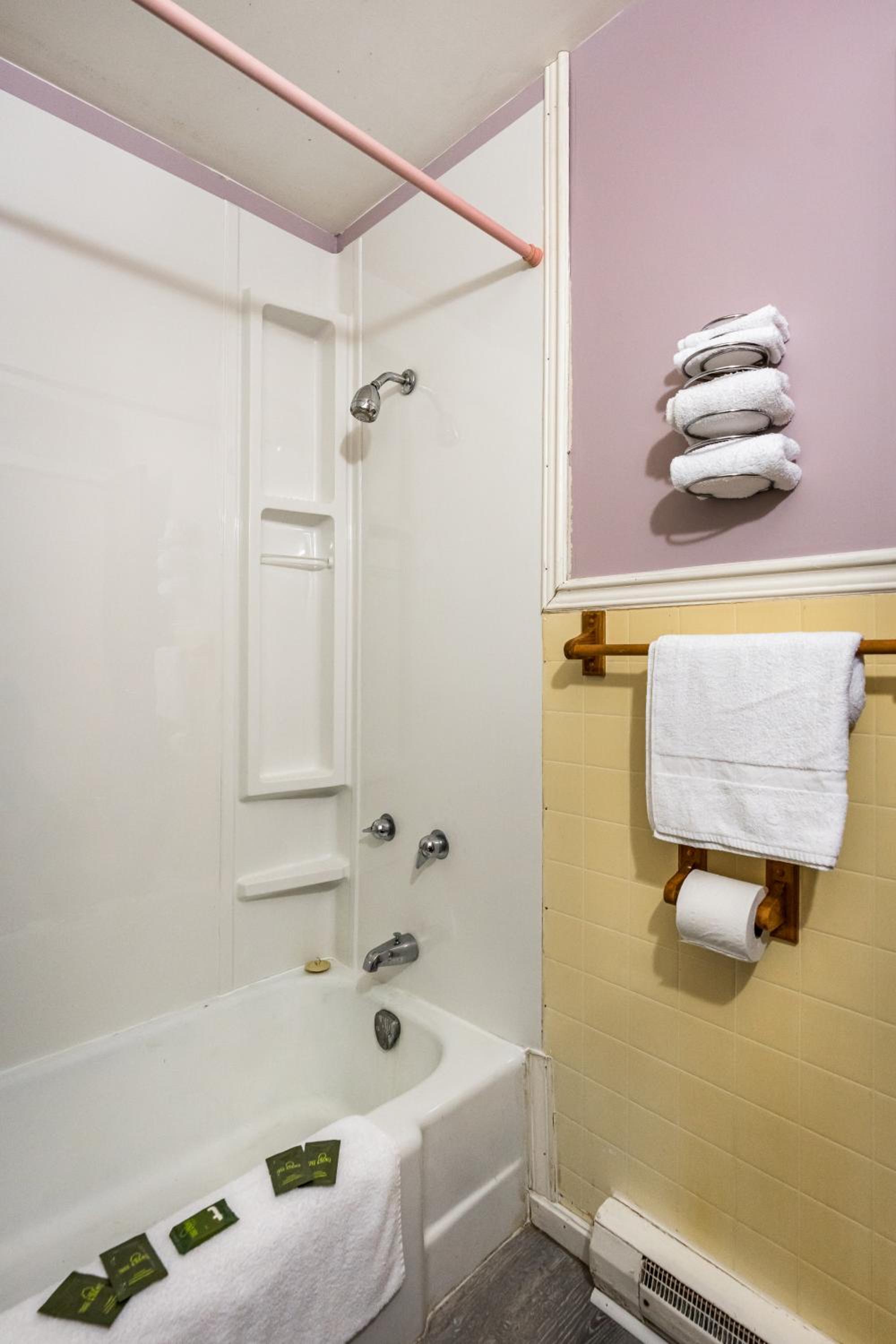 Studio Apartment - Photo 6