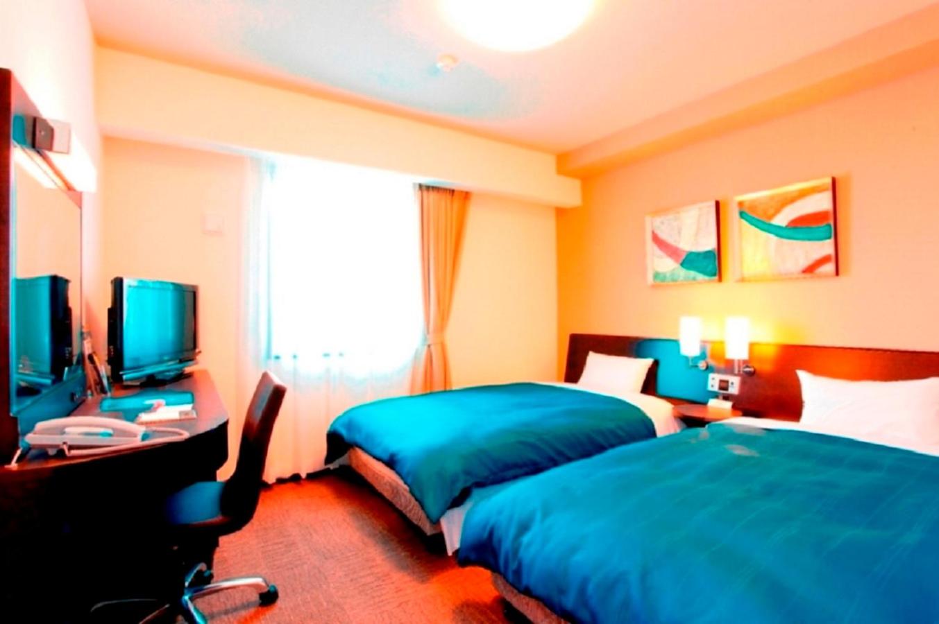 Twin Room - Smoking - Photo 9