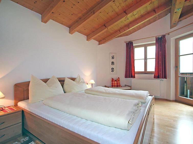 Four-Bedroom House photo 1