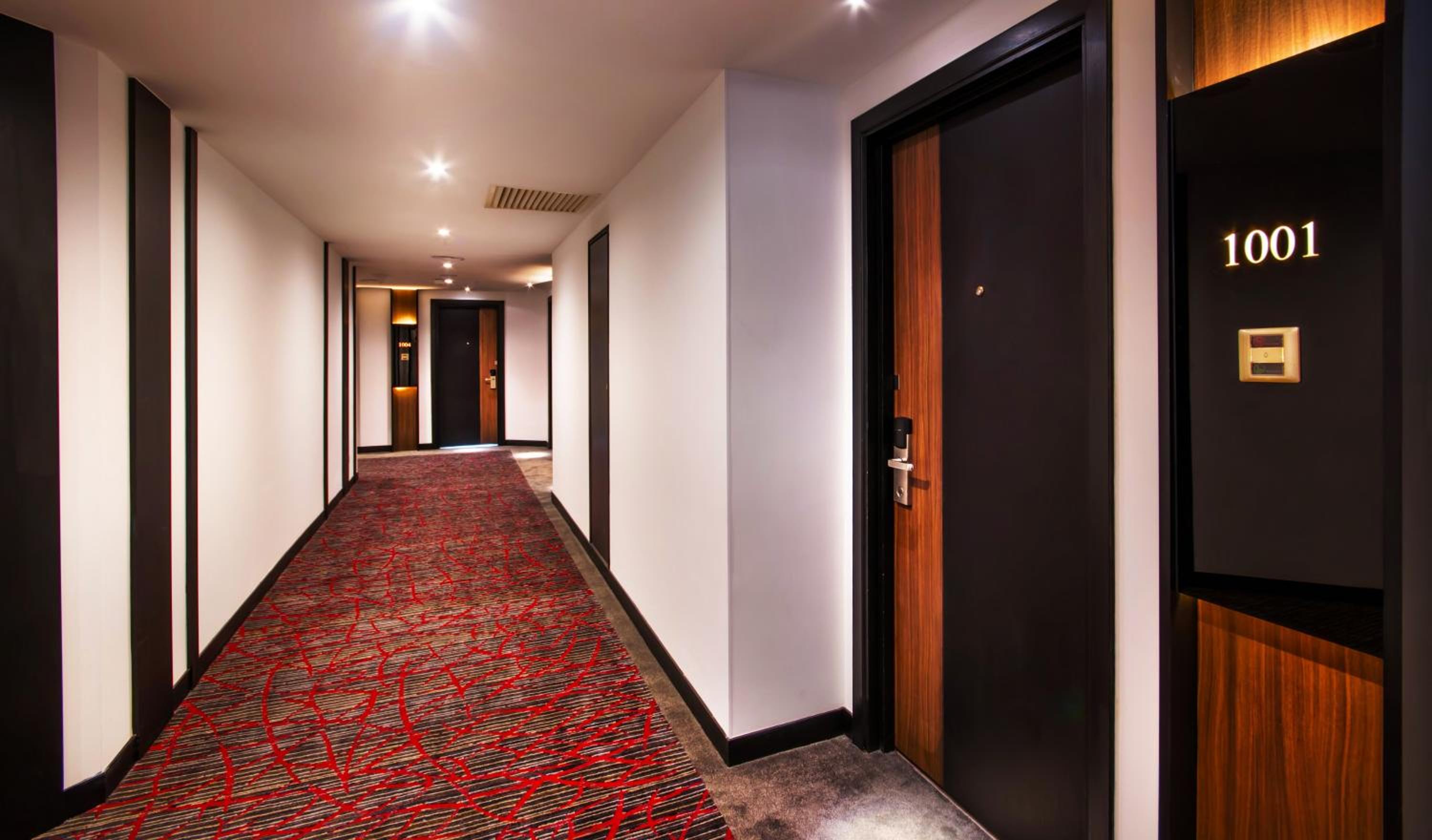 Deluxe King Room - Photo 5
