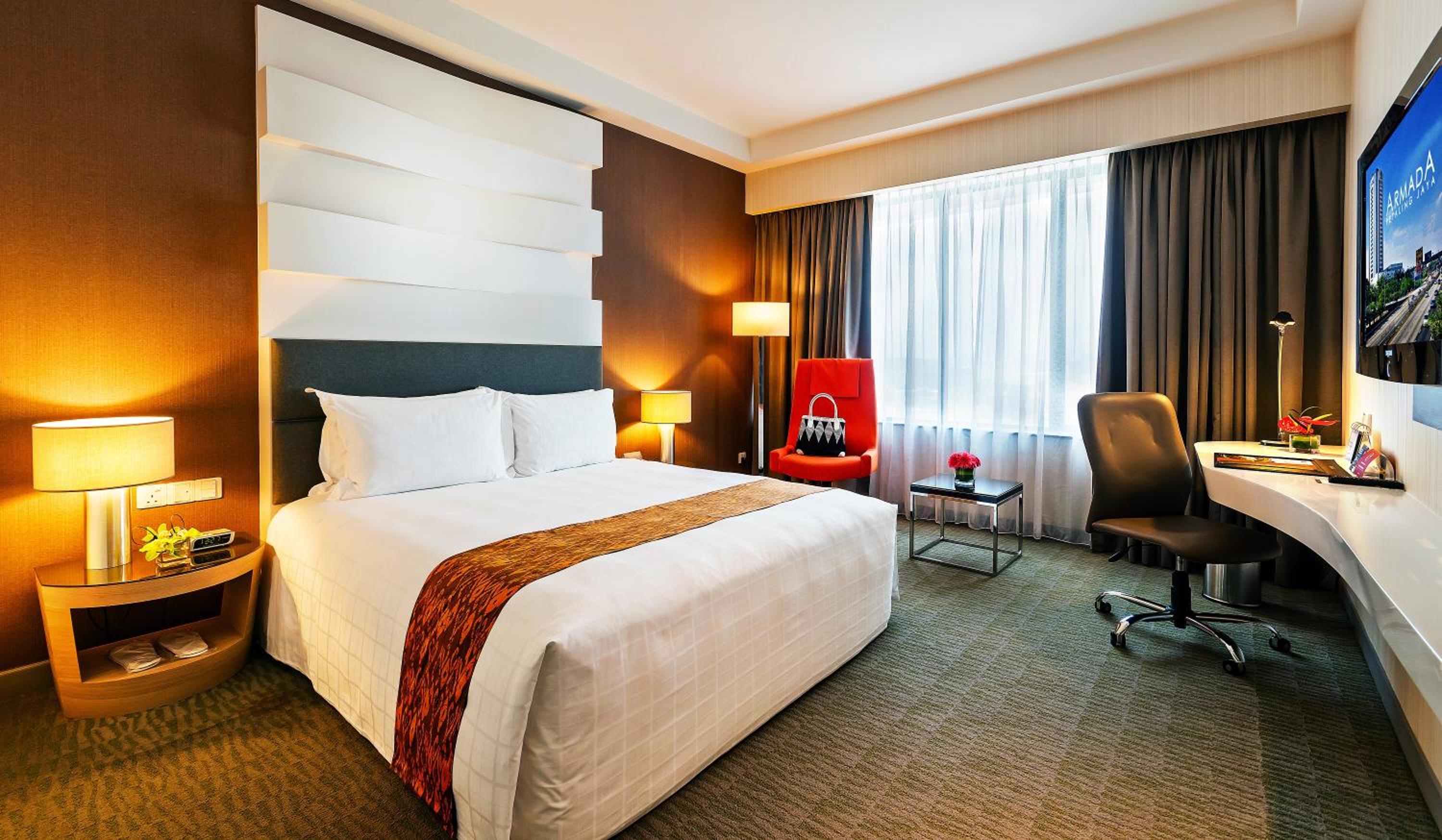 Premier Deluxe King Room - Photo 1
