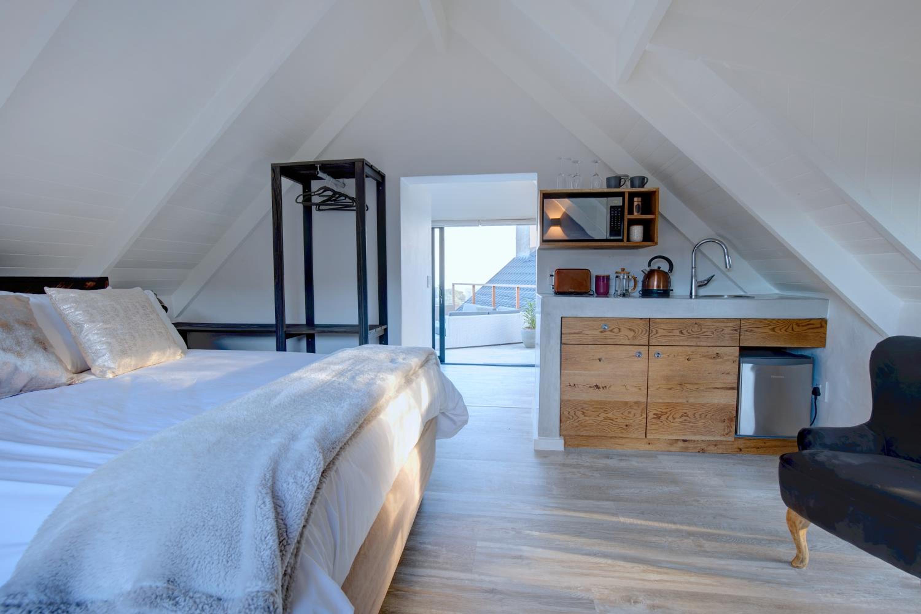 Queen Room with Garden View