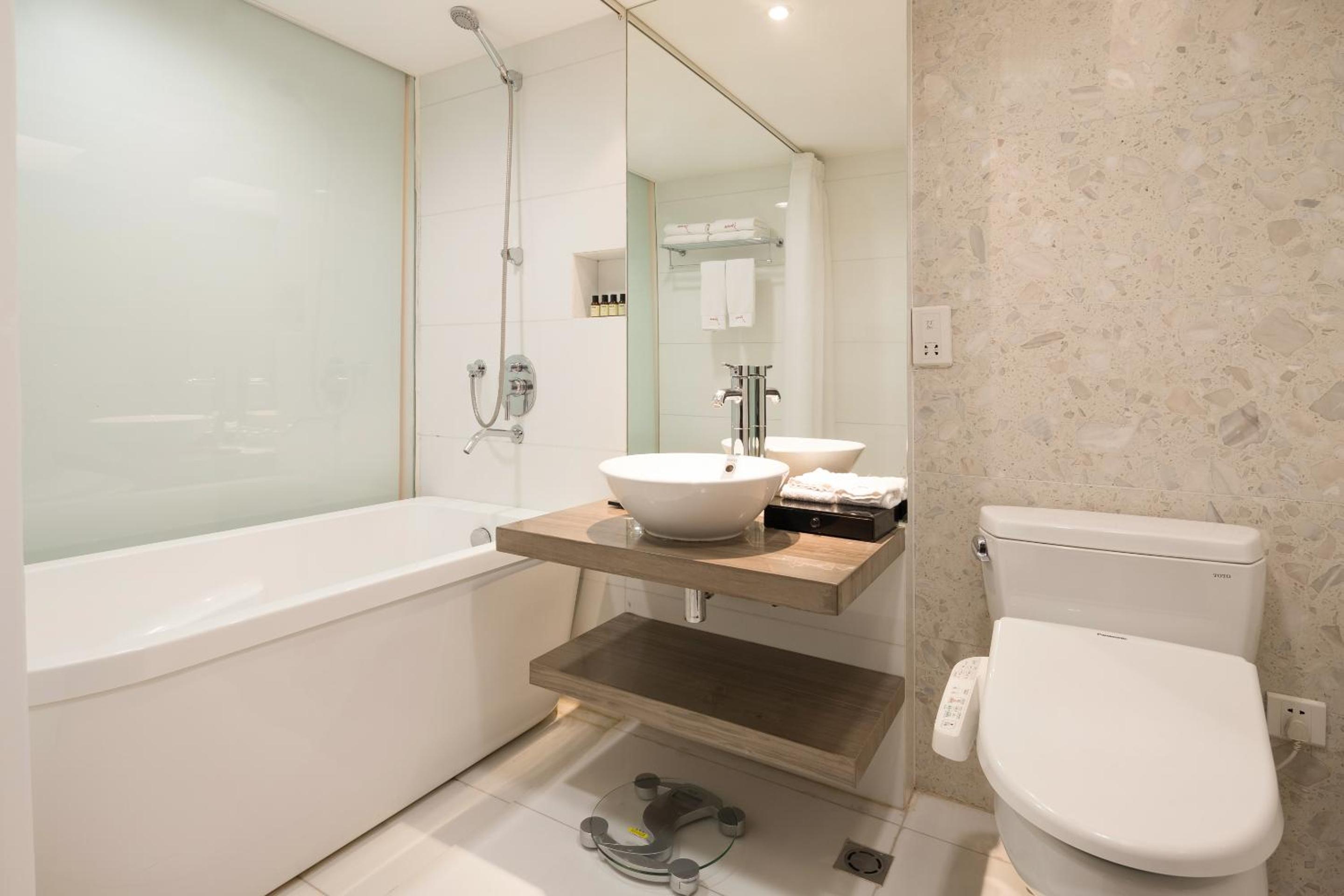 Business Queen Room - Photo 6