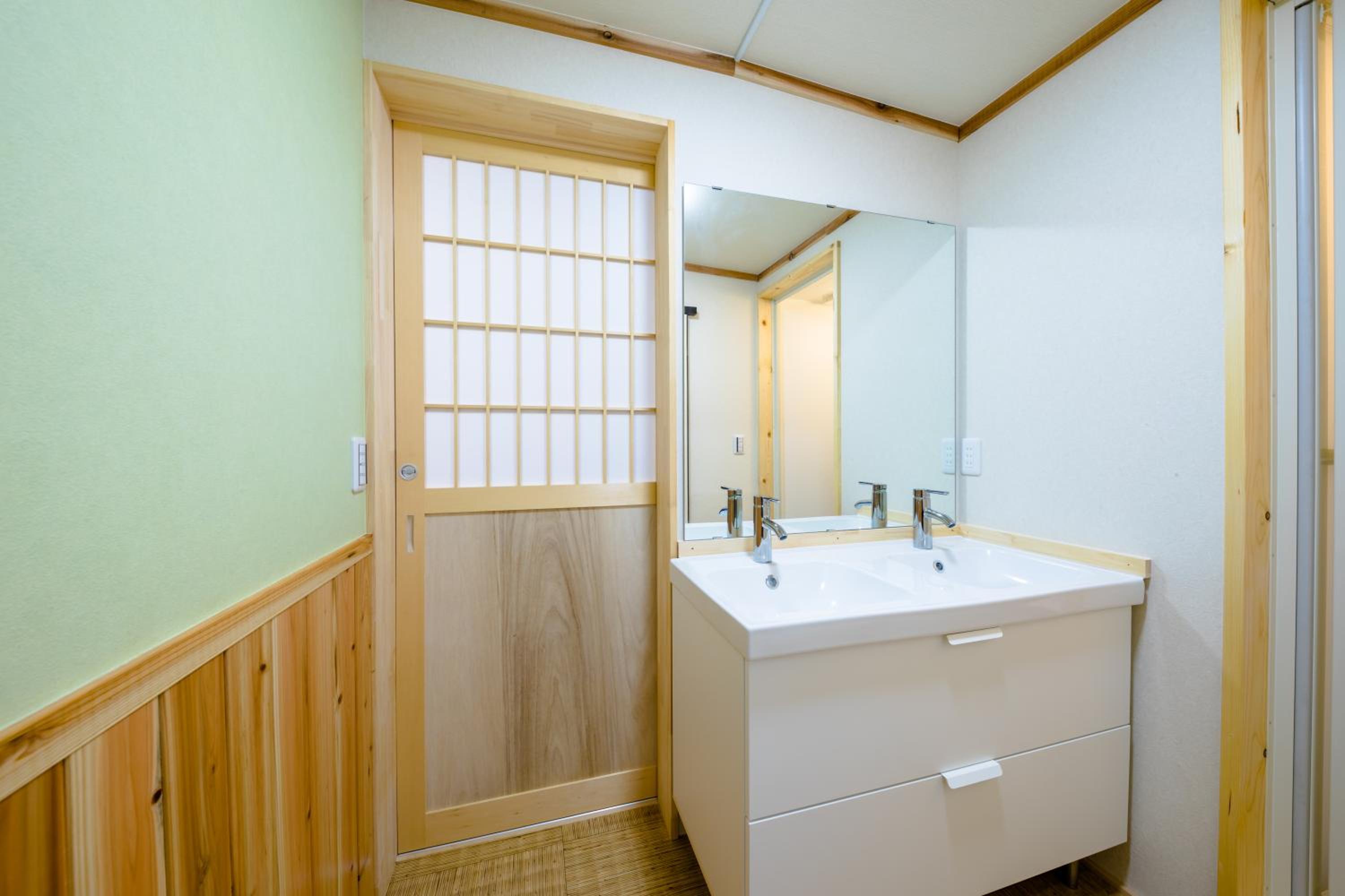 One-Bedroom House - Photo 49