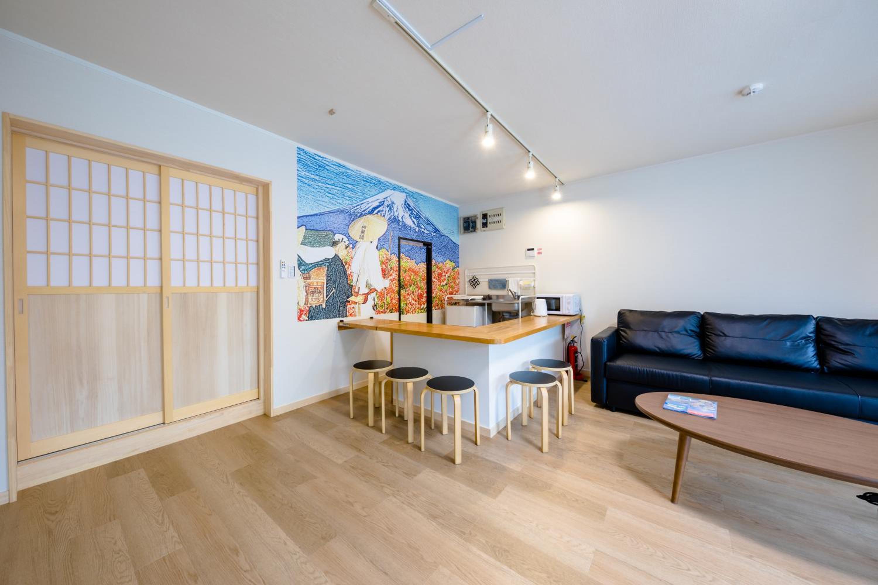 One-Bedroom House - Photo 38