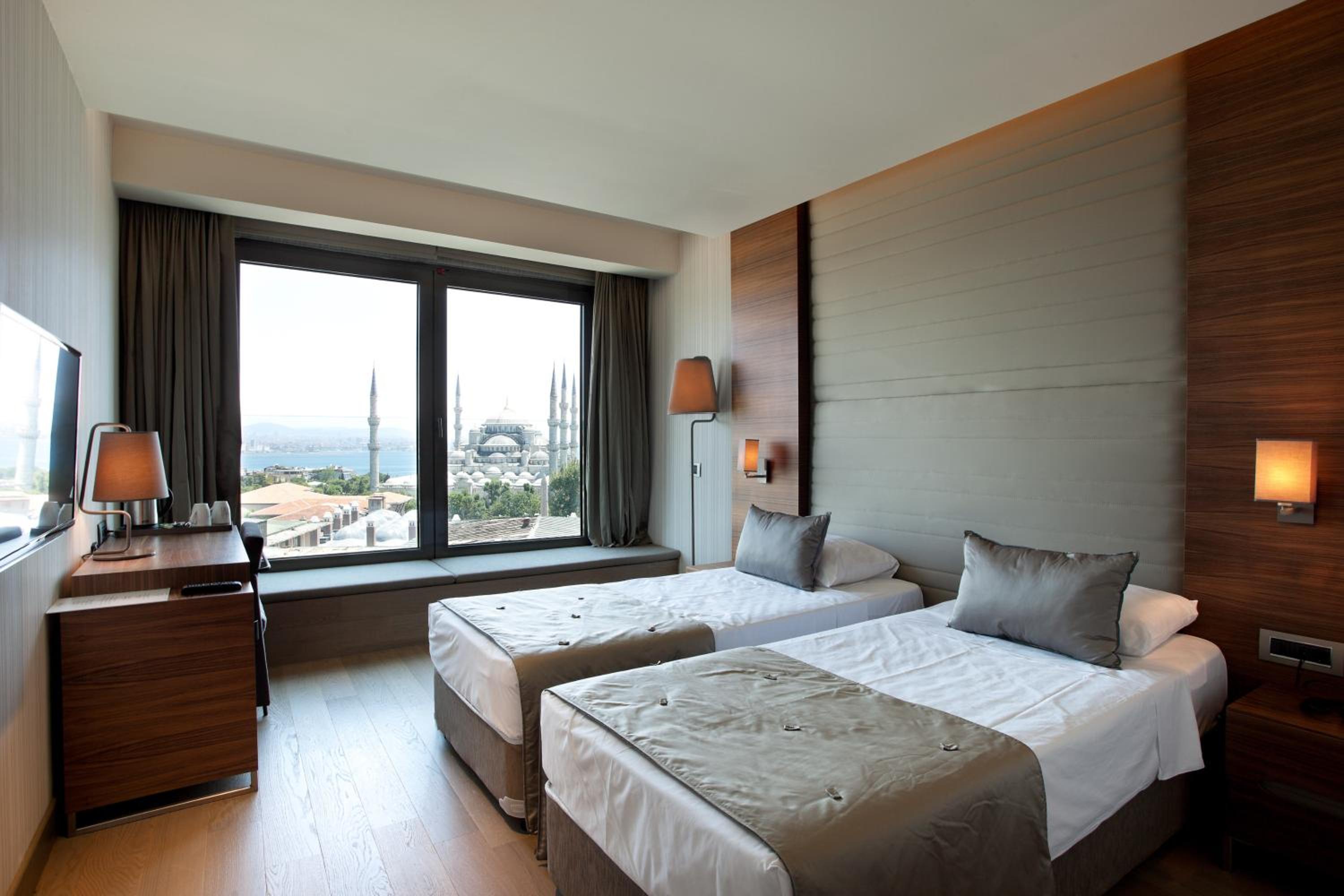 Double or Twin Room with Sea View