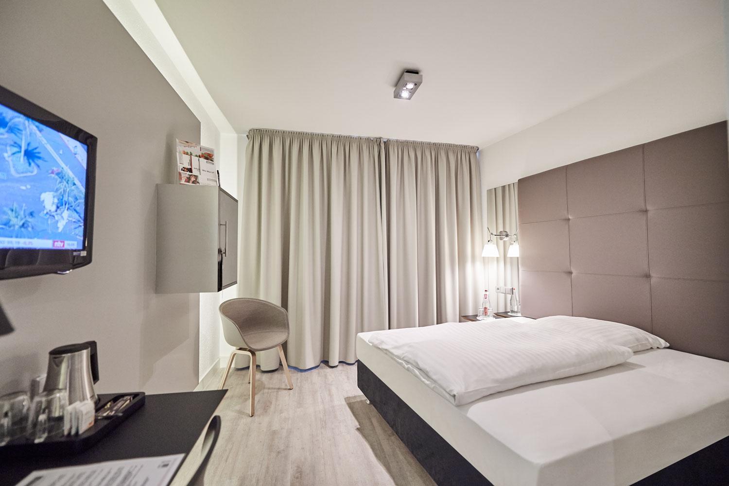 Standard Double Room - Photo 6