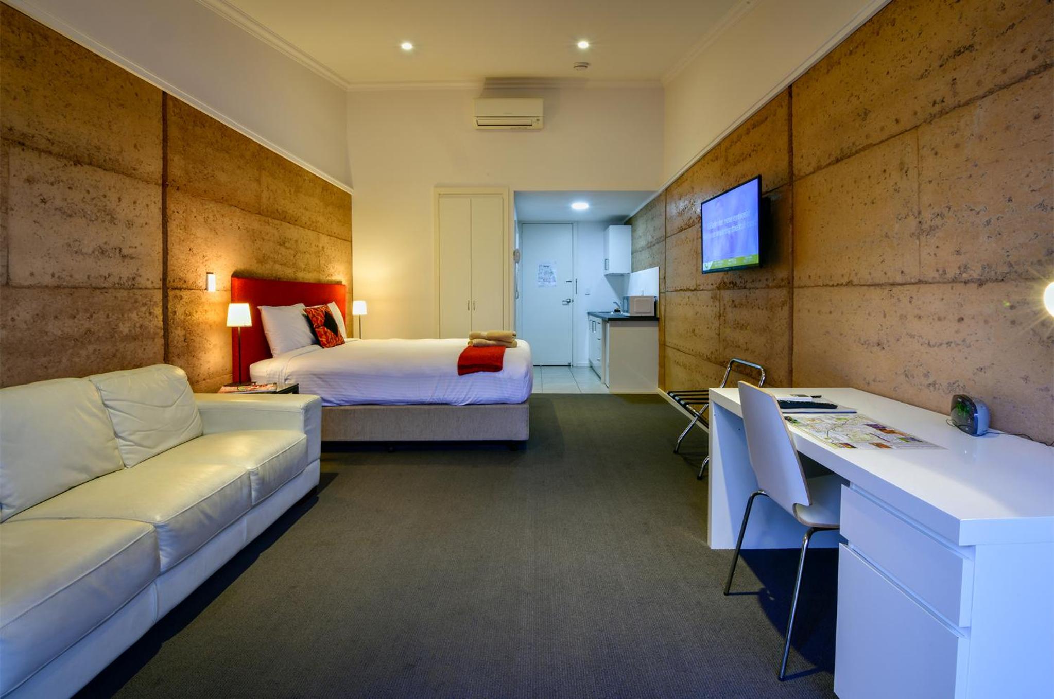 Deluxe King Room photo 1