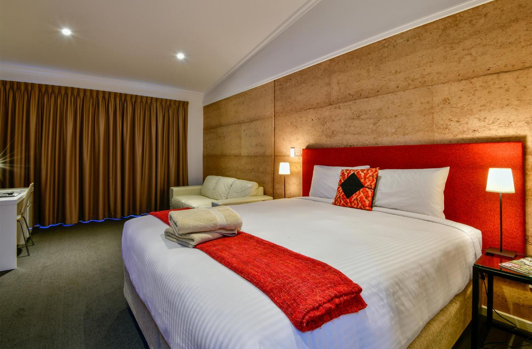 Deluxe King Room photo 2