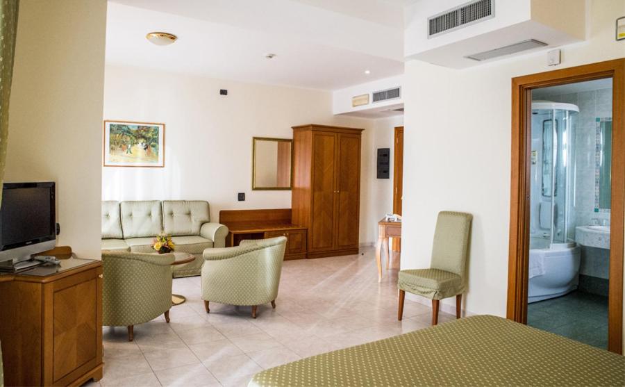 Suite with Sea View