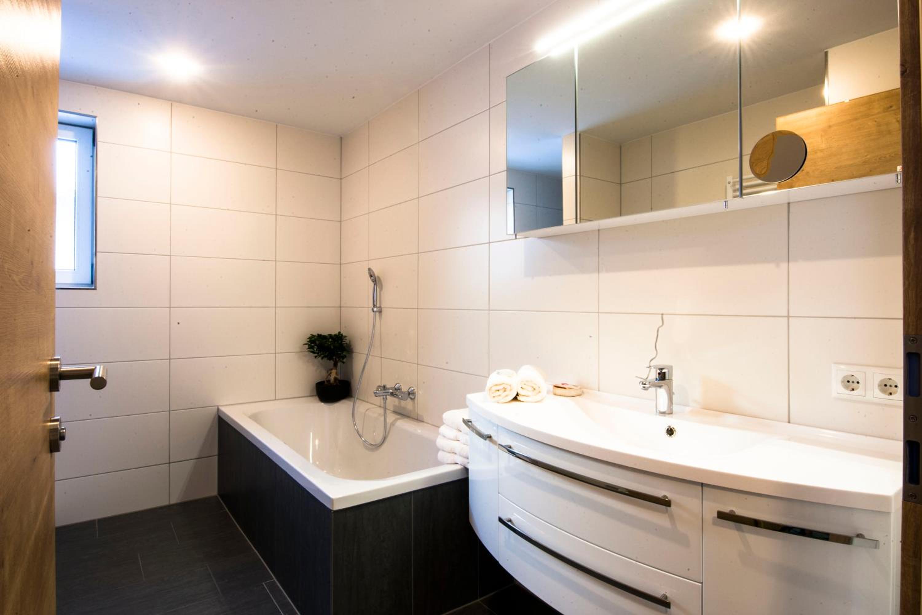 Standard Two-Bedroom Suite - Photo 3