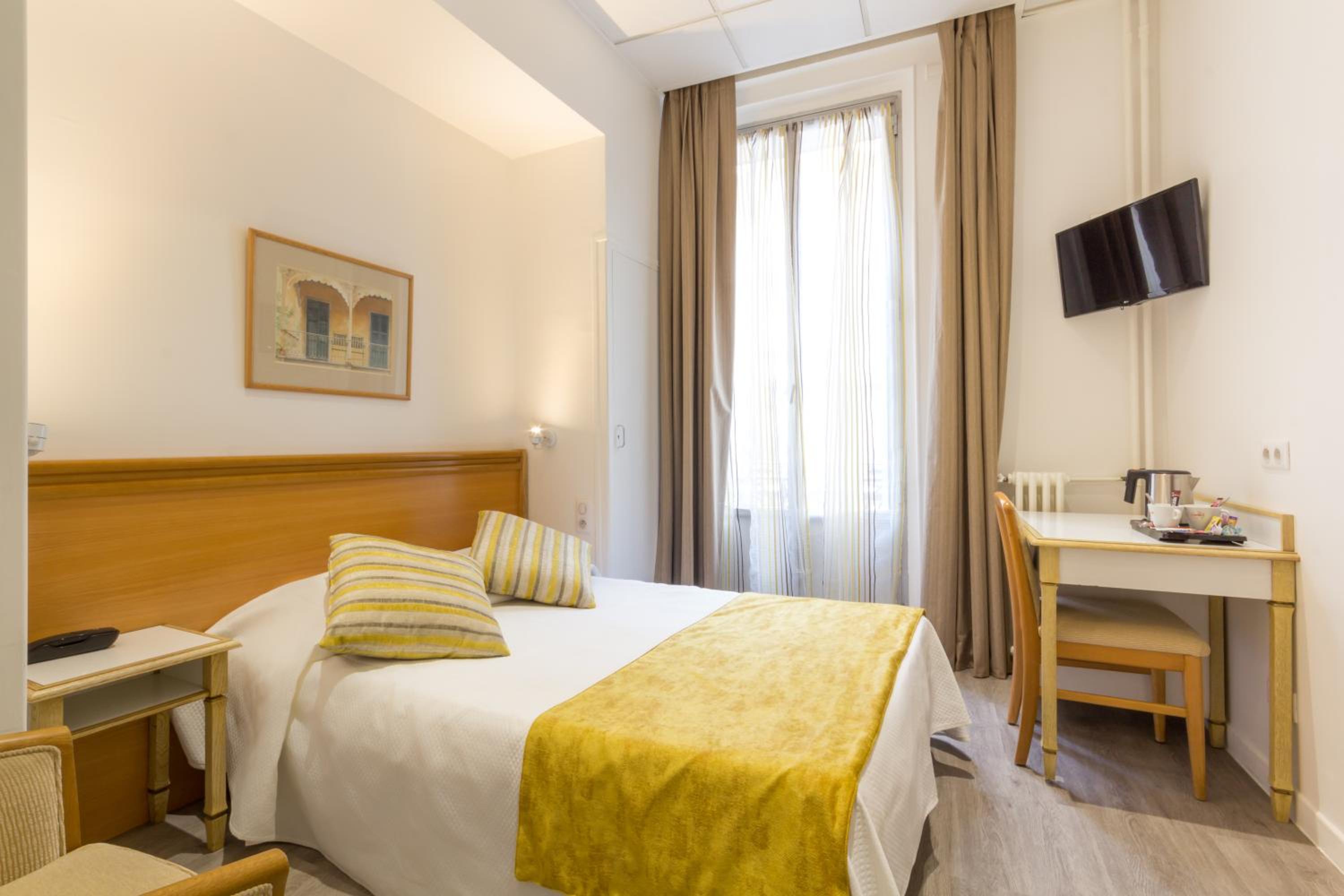 Standard Double Room - Photo 1