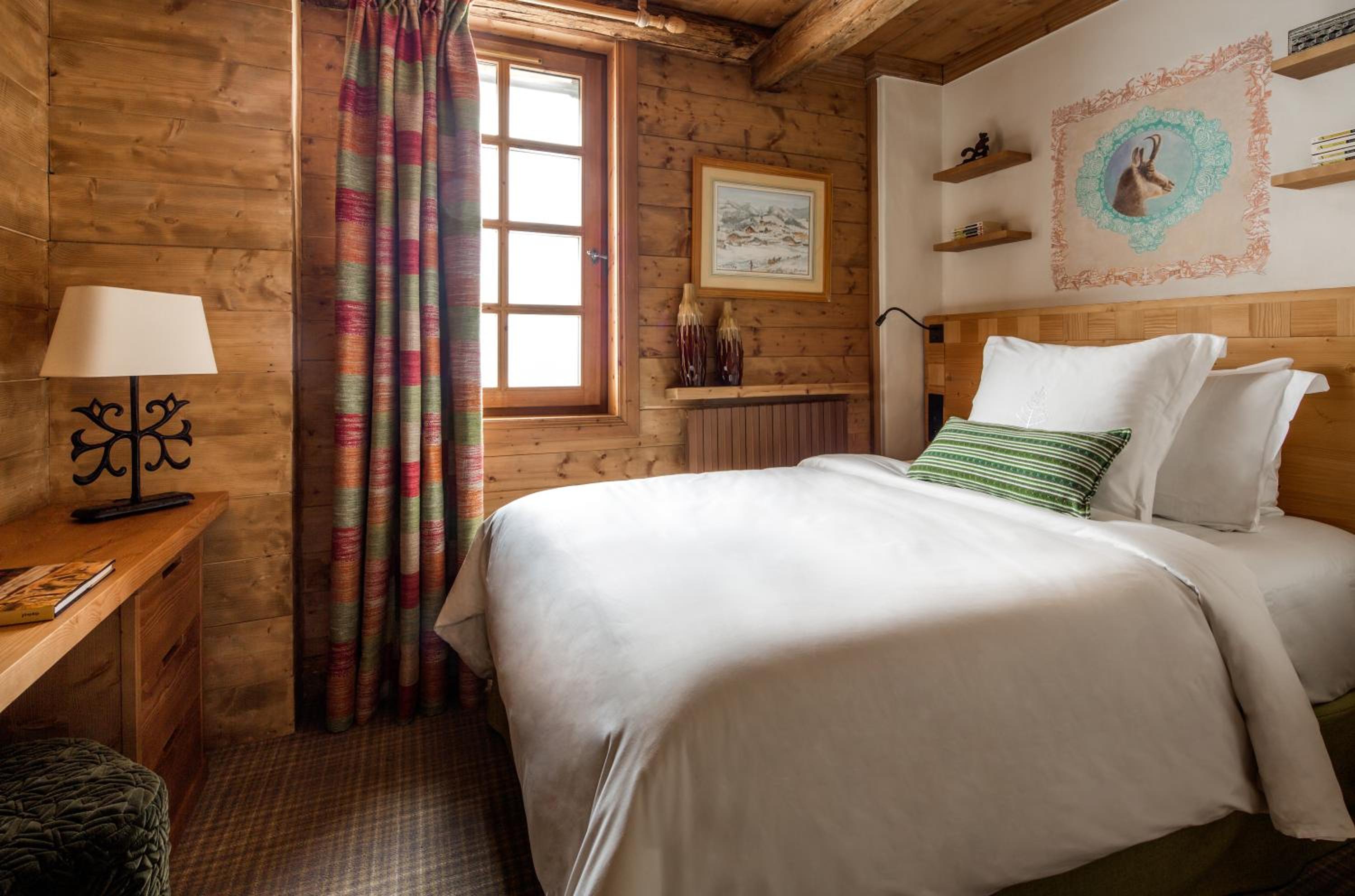 Edmond Suite with spa access photo 3