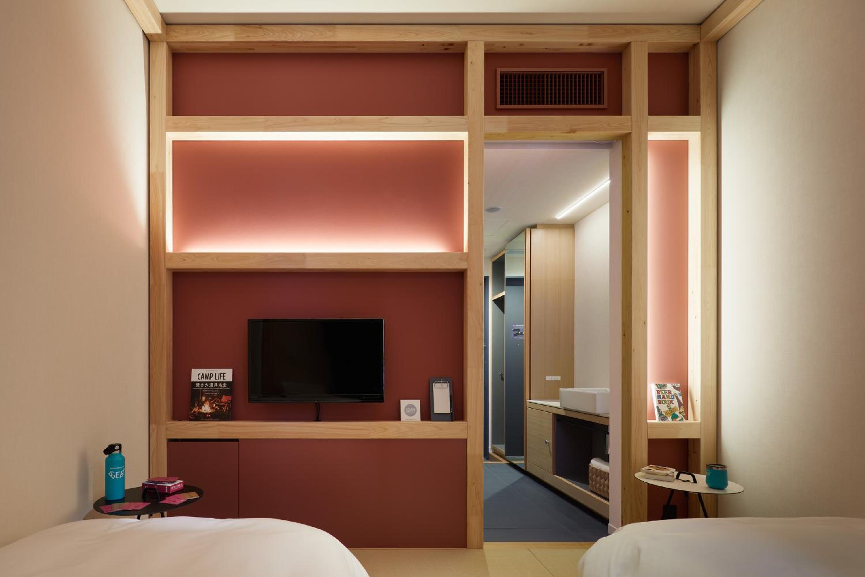 Twin Room with Private Bathroom - Photo 1