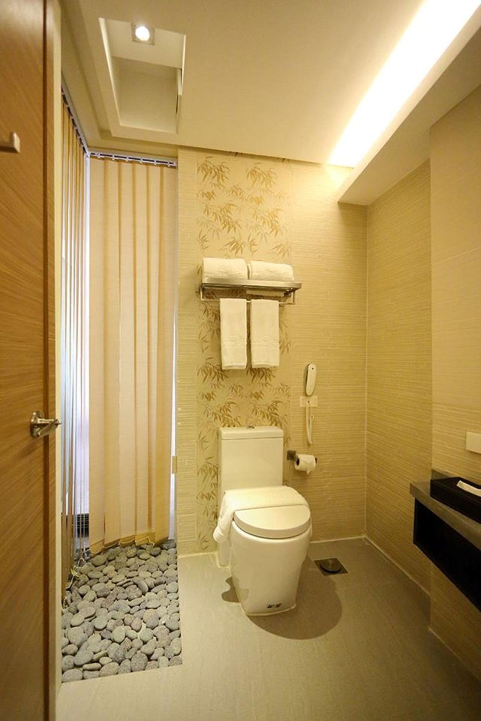 Deluxe King Room photo 3