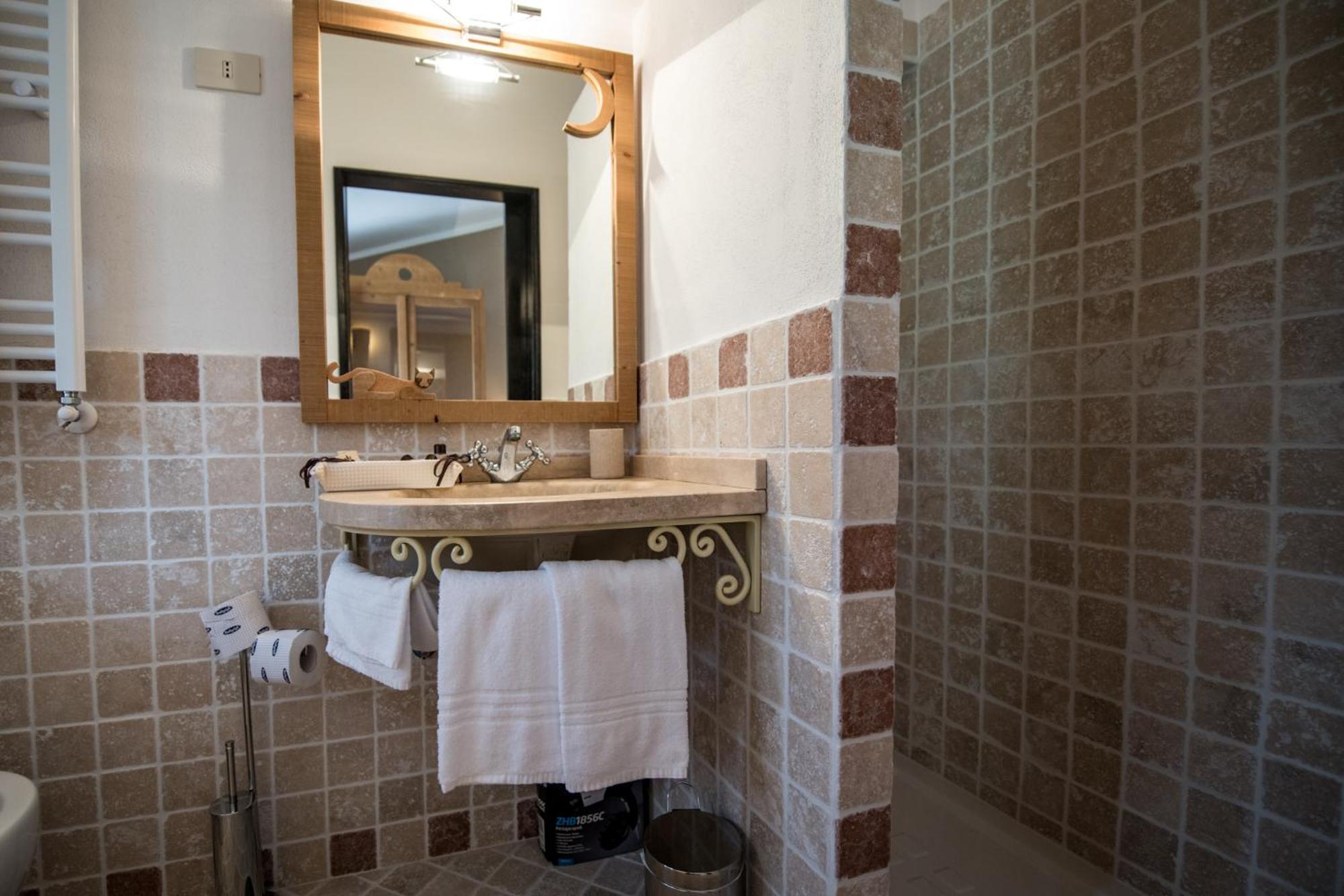 Double Room - Photo 3
