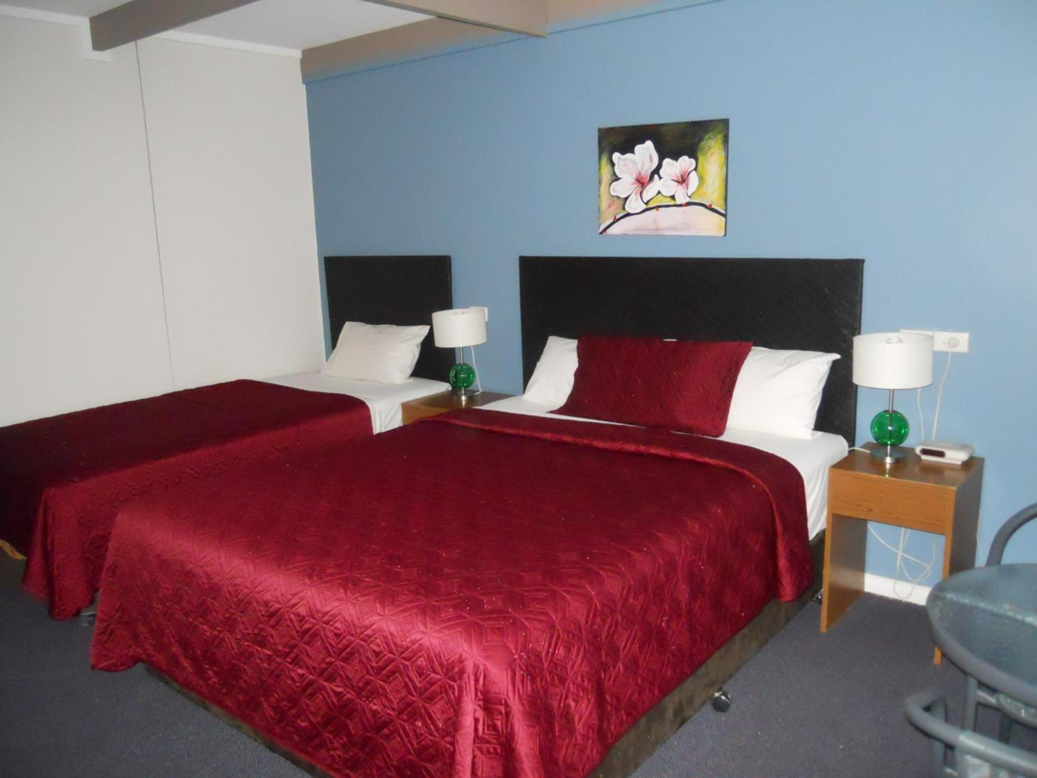 Twin Room - Photo 4