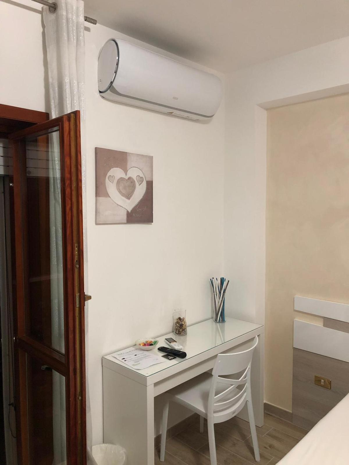 Quadruple Room with Private Bathroom - Photo 20