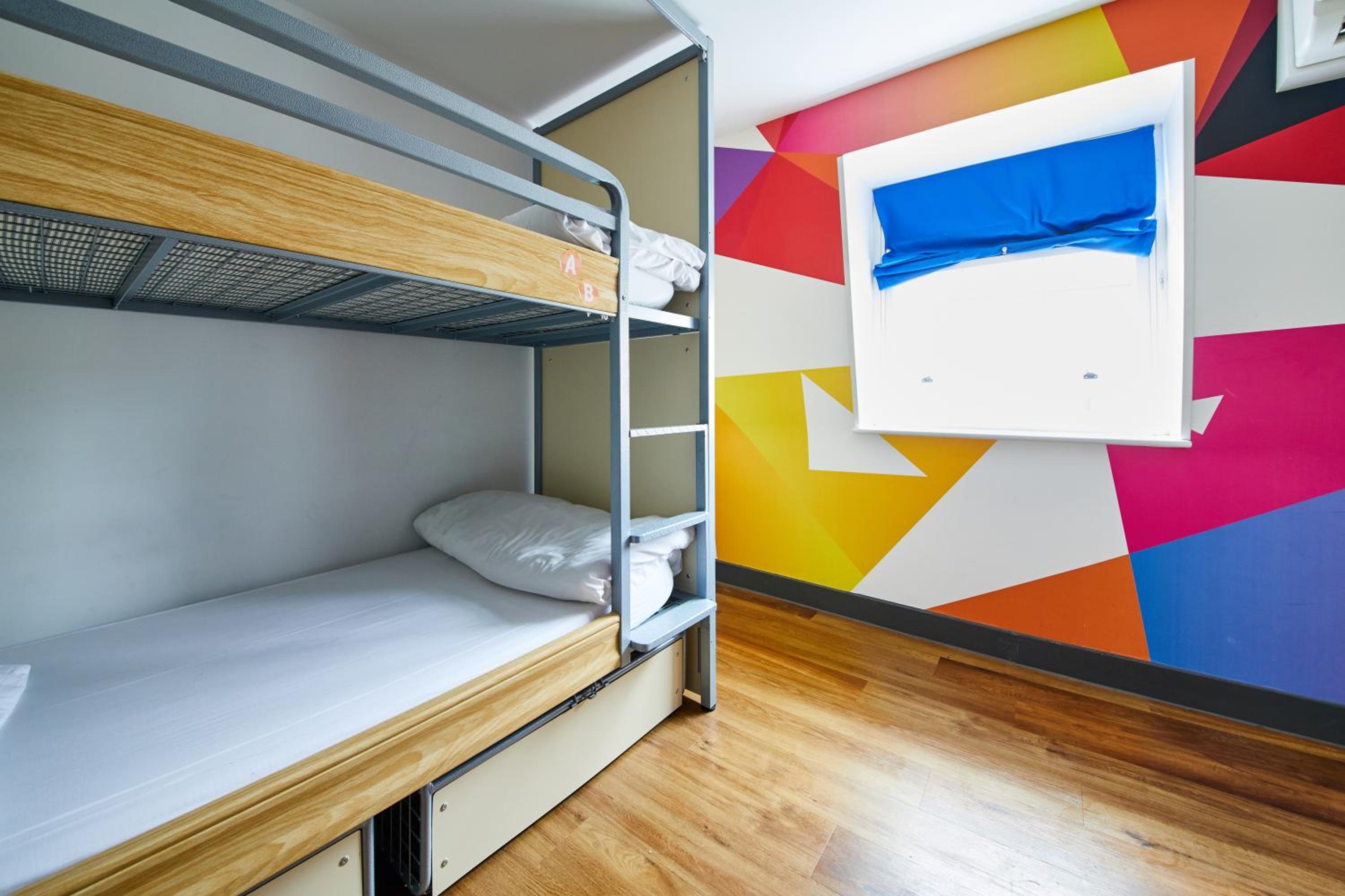 Bed in 6-Bed Mixed Dormitory Room with External Shared Bathroom photo 2