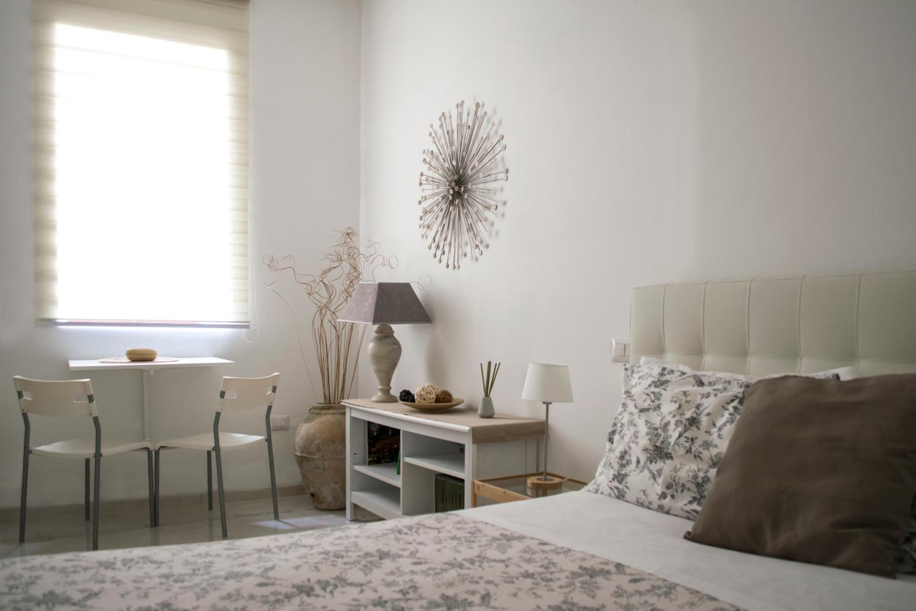 One-Bedroom House - Photo 7