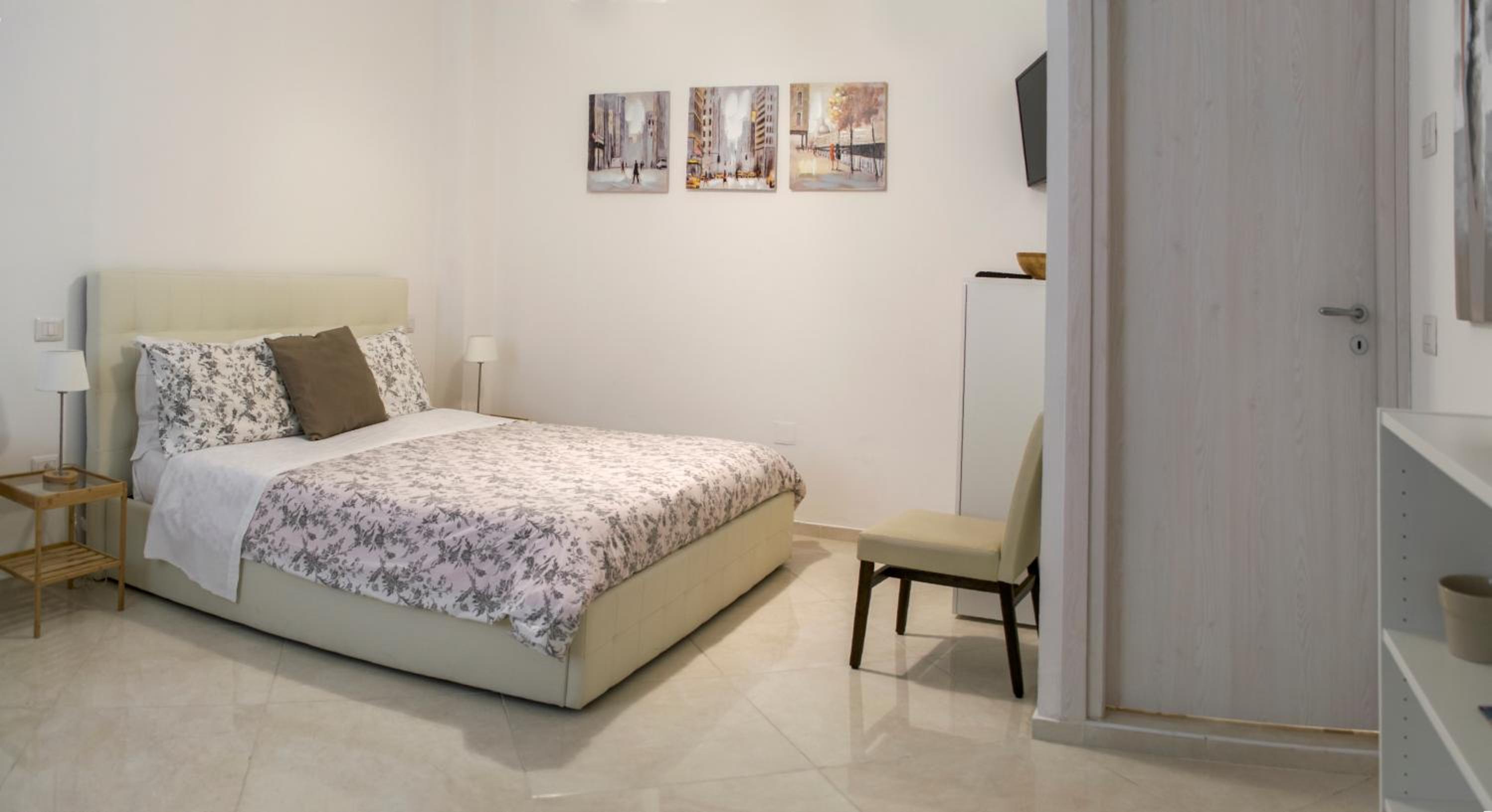 One-Bedroom House - Photo 3