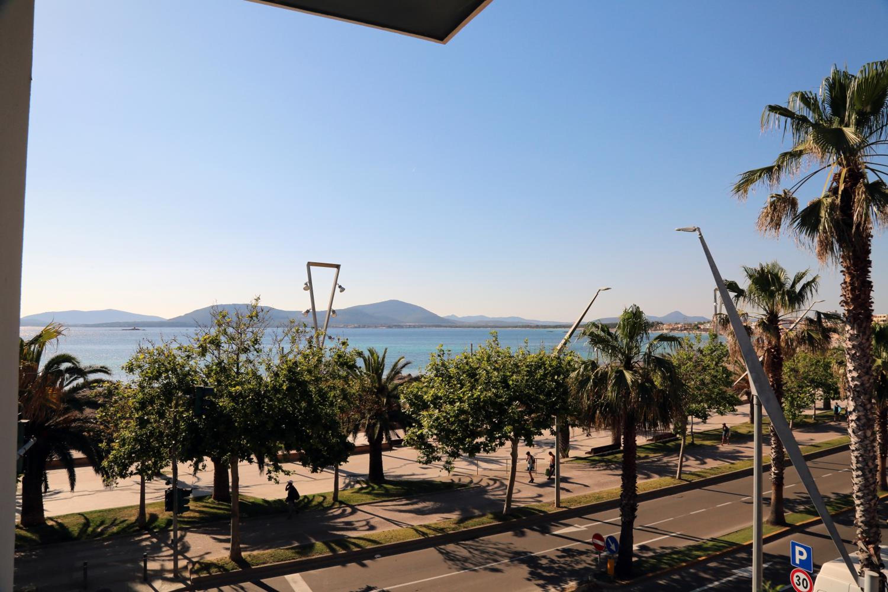 Apartment with Sea View photo 3