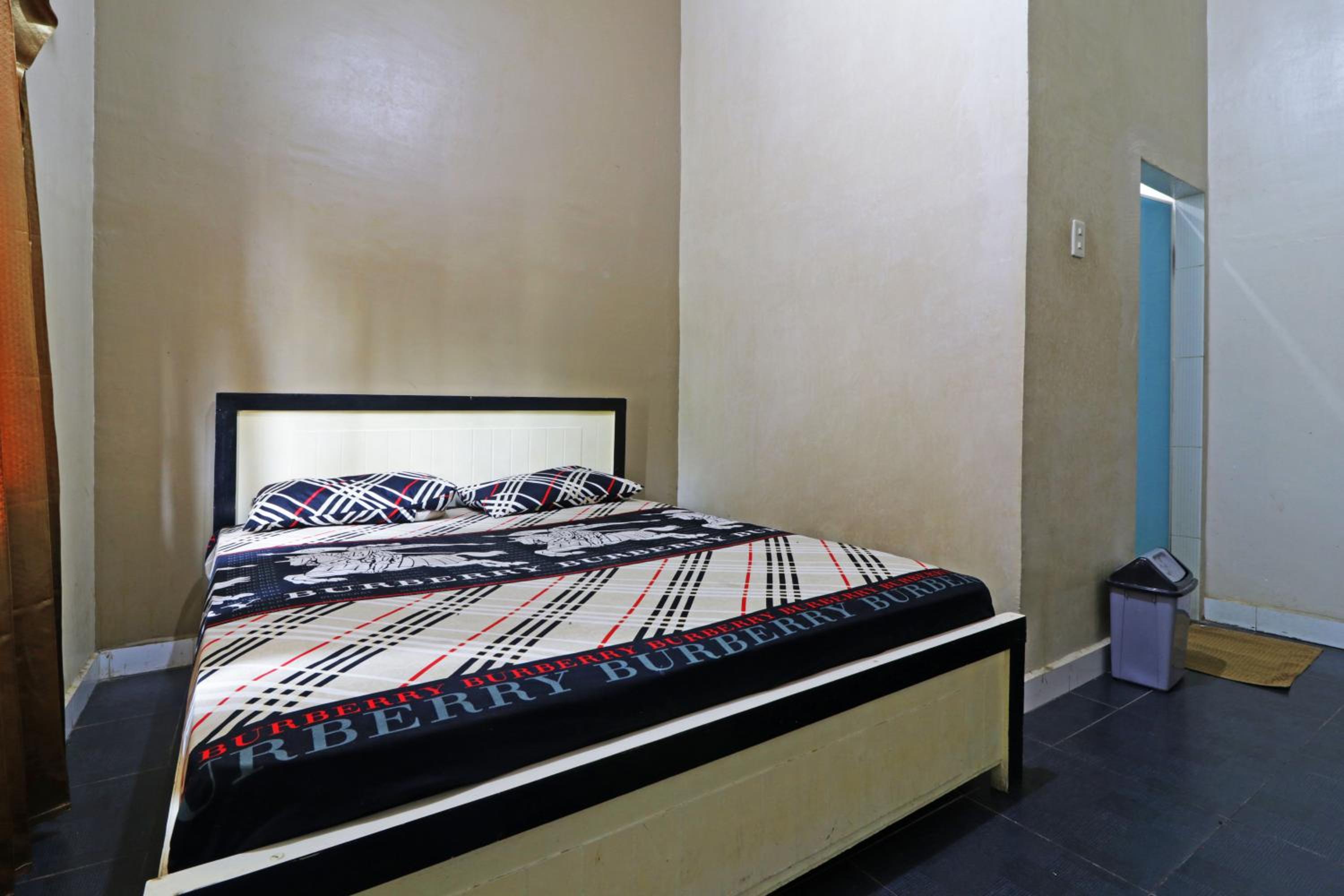 Economy Double Room photo 1