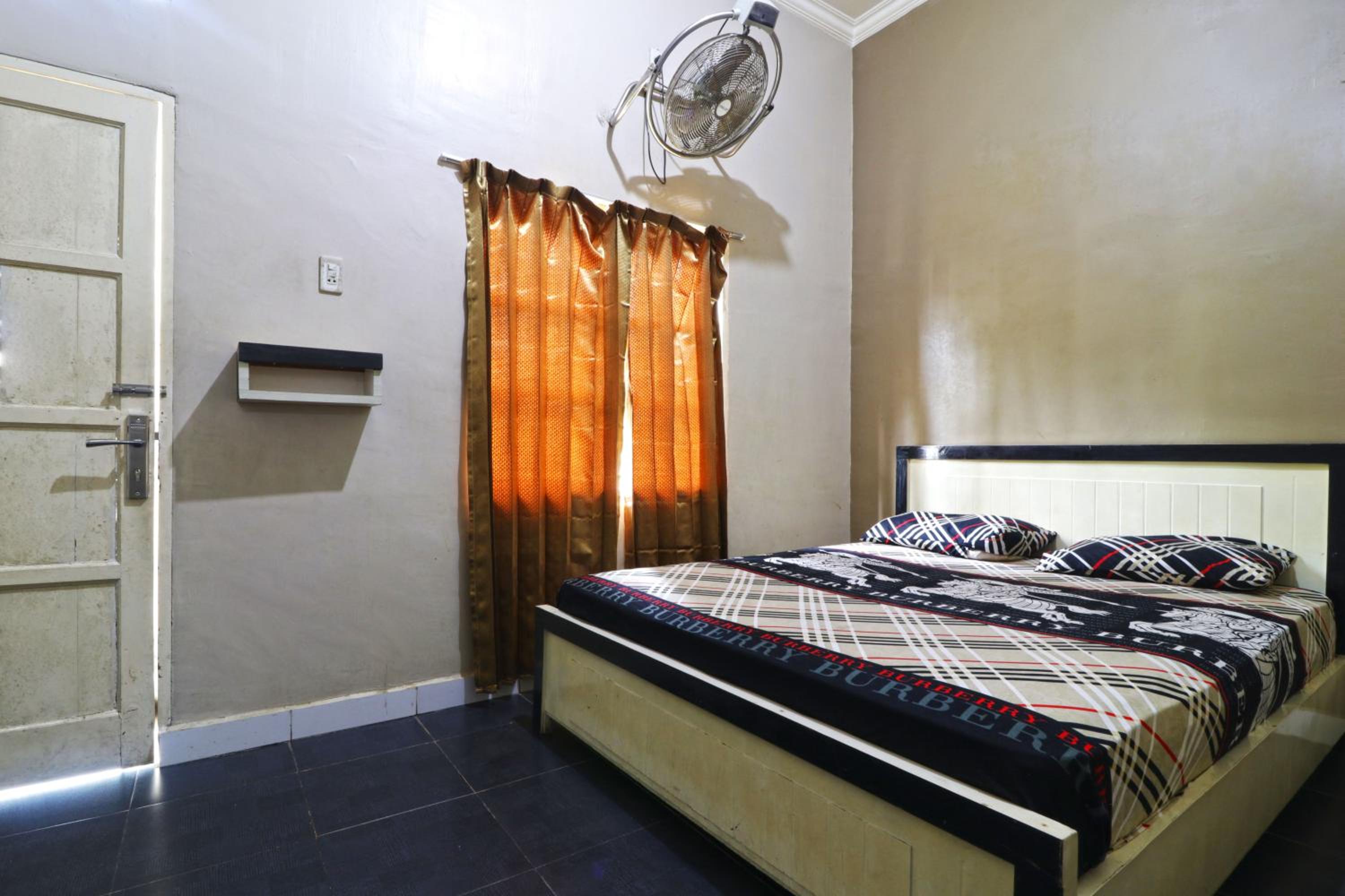 Economy Double Room photo 3