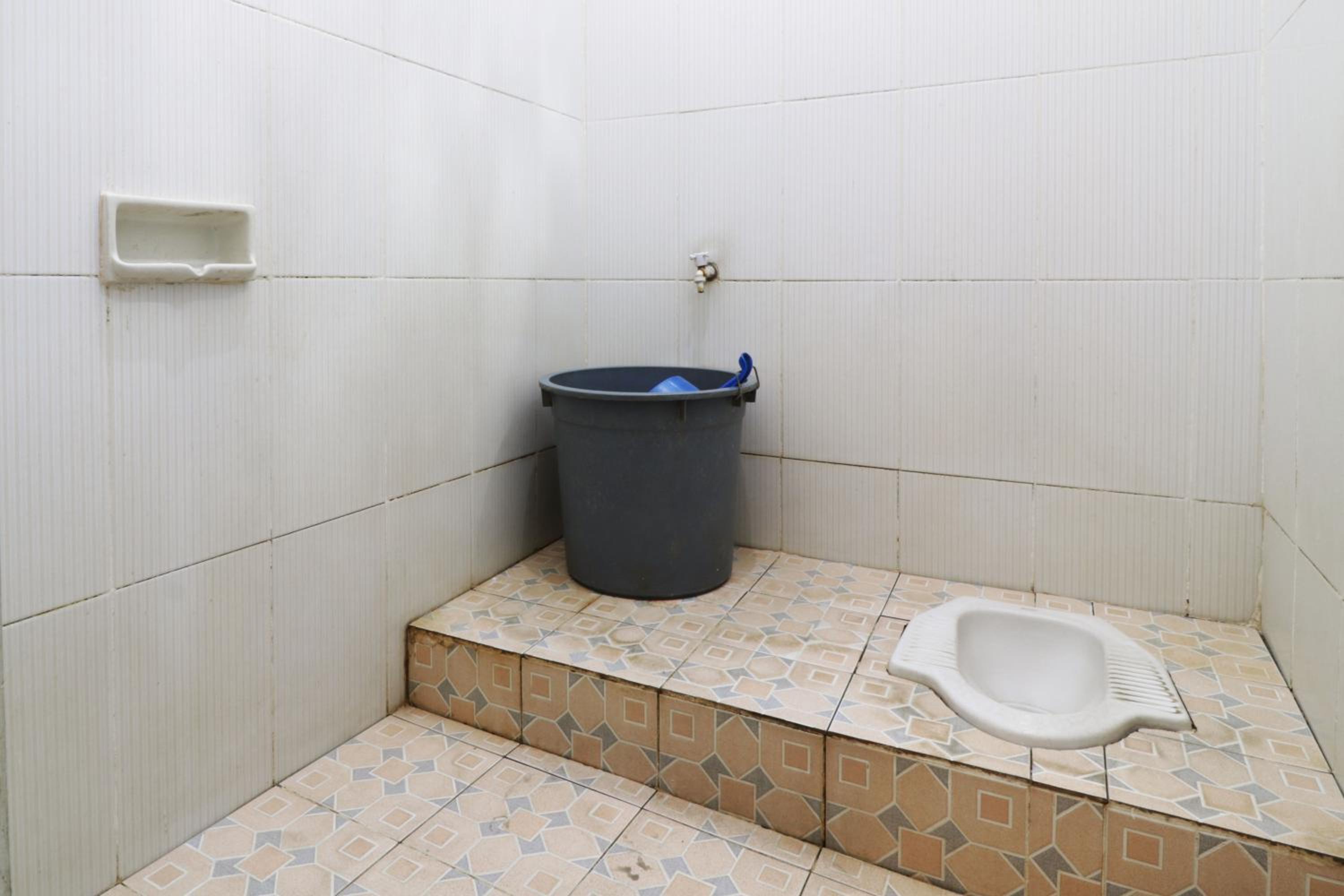 Standard Double Room with Fan - Photo 2