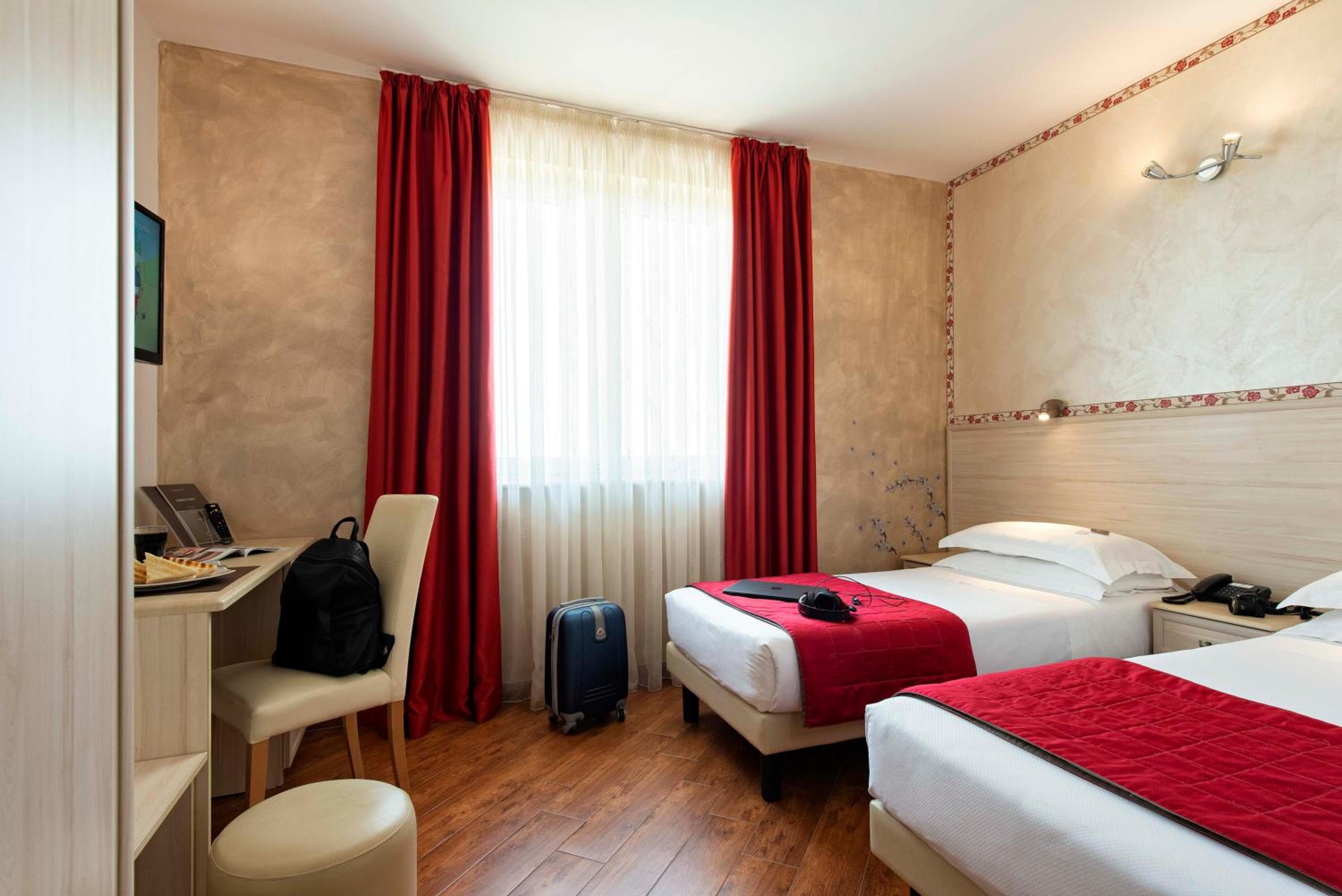 Double or Twin Room photo 2