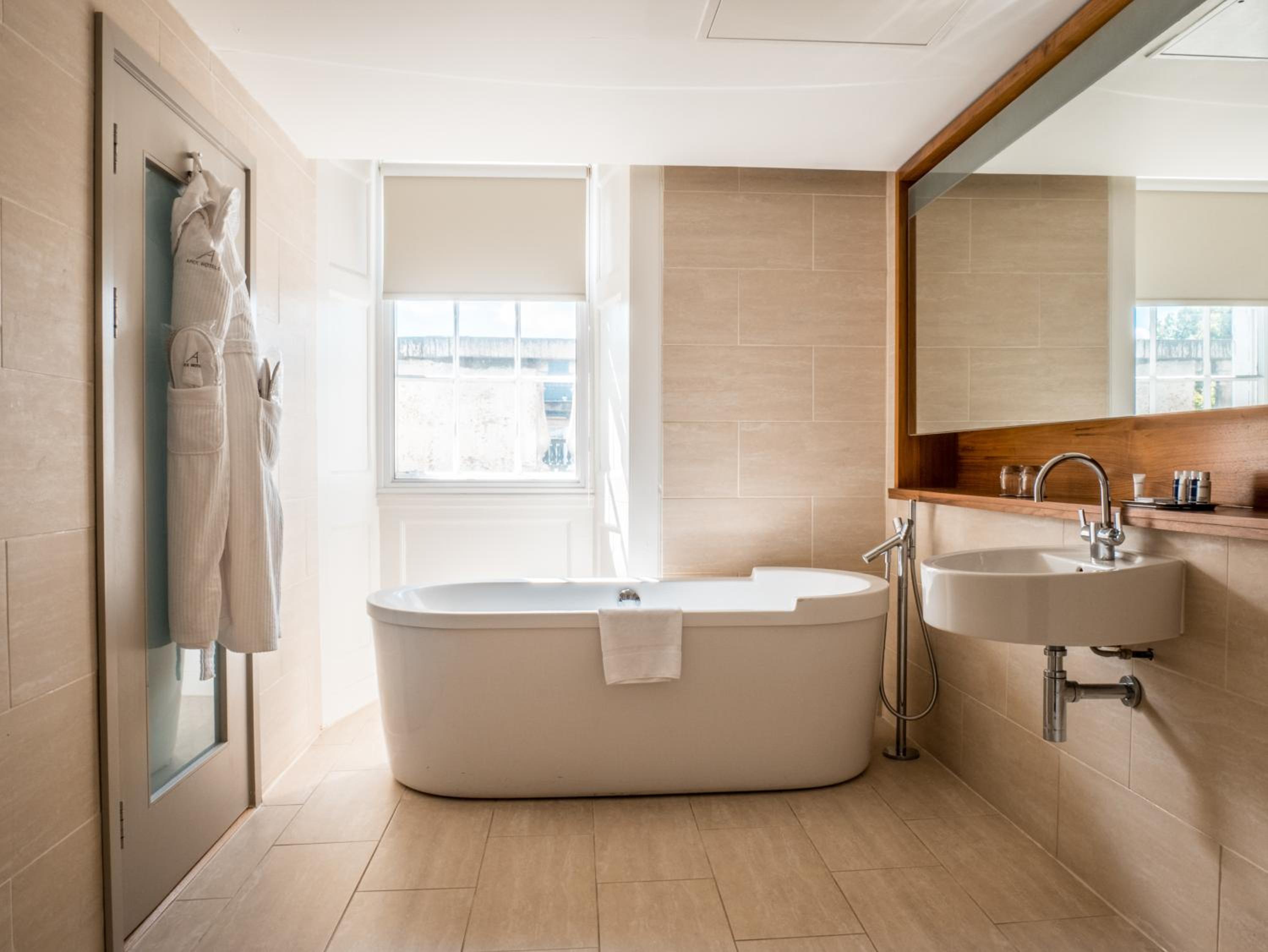 Master Suite thumbnail 5