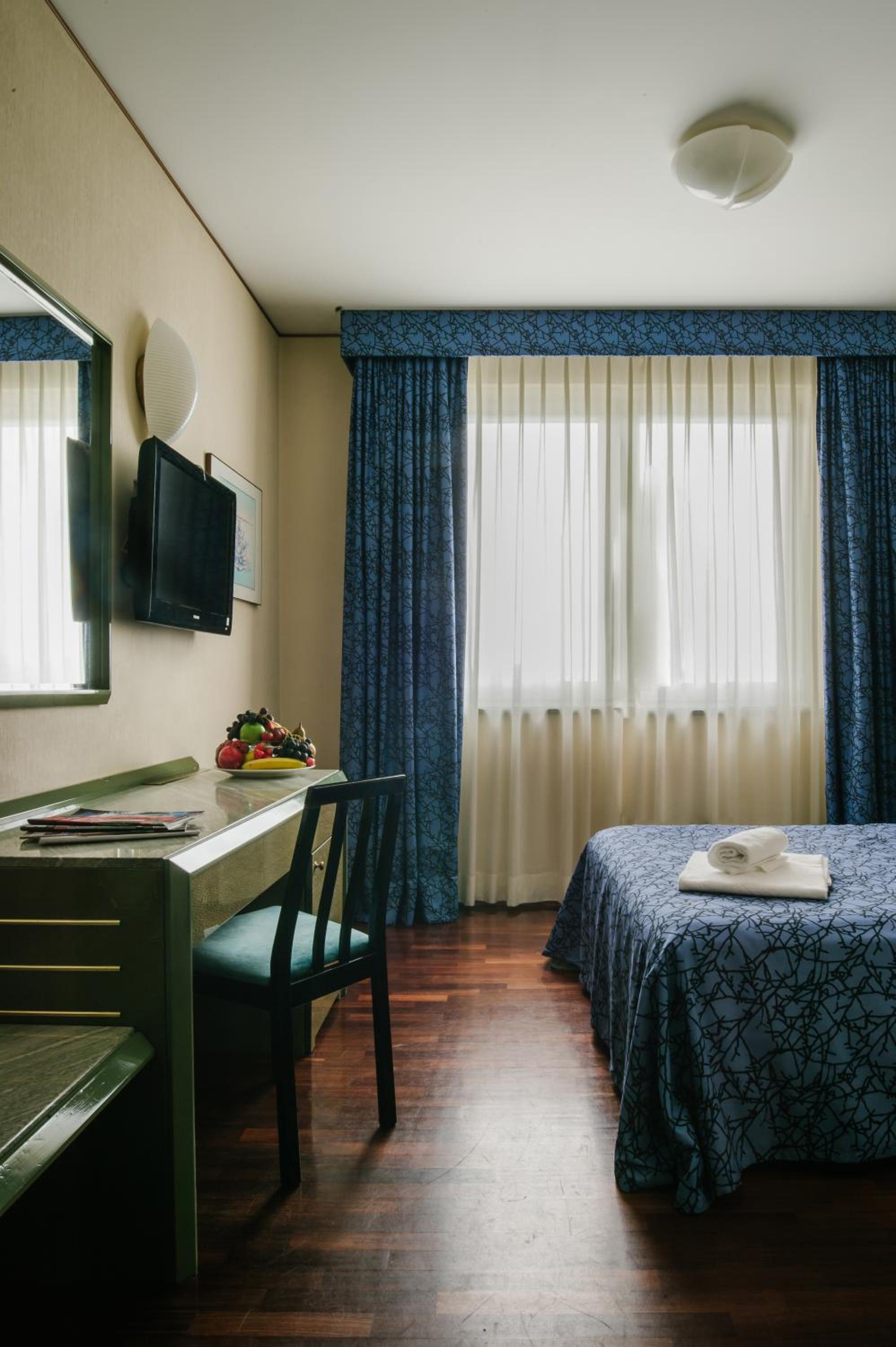 Double Room with disabled access - Photo 2