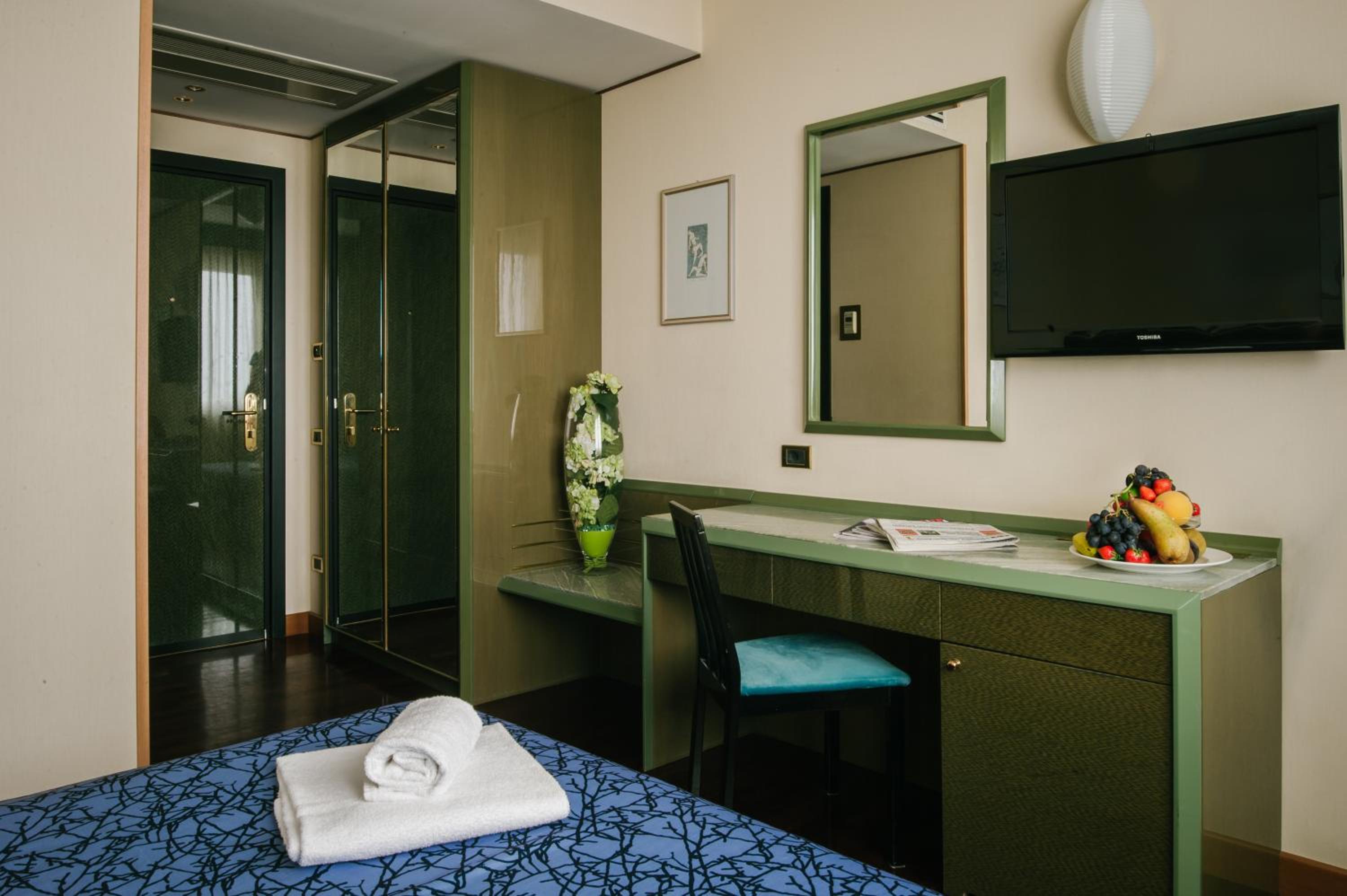 Standard Double Room - Photo 4